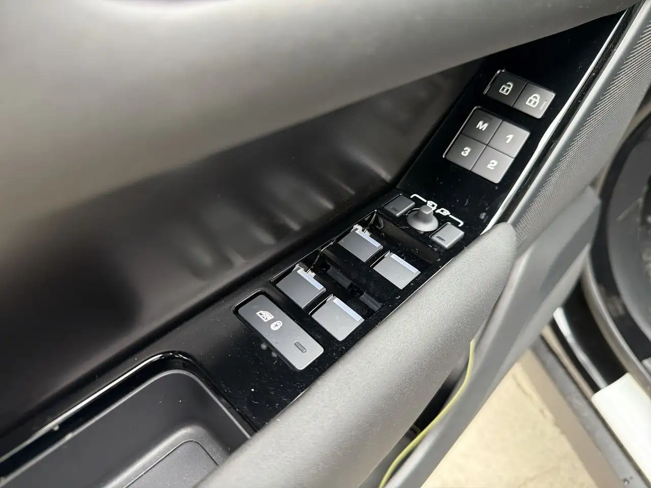 Land Rover Range Rover Velar снимка Land Rover Range Rover Velar