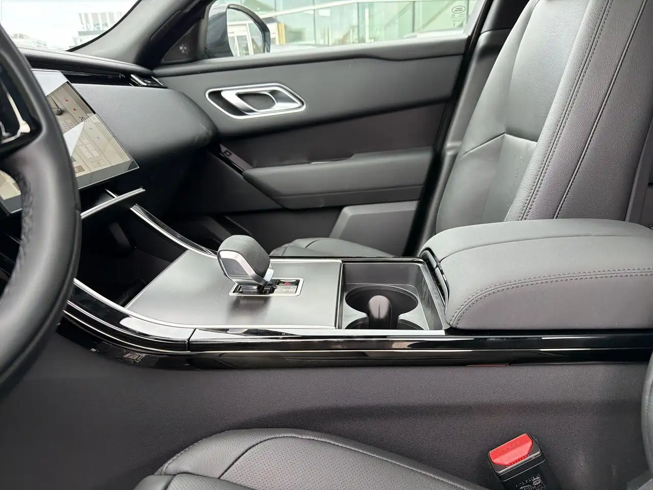 Land Rover Range Rover Velar снимка Land Rover Range Rover Velar