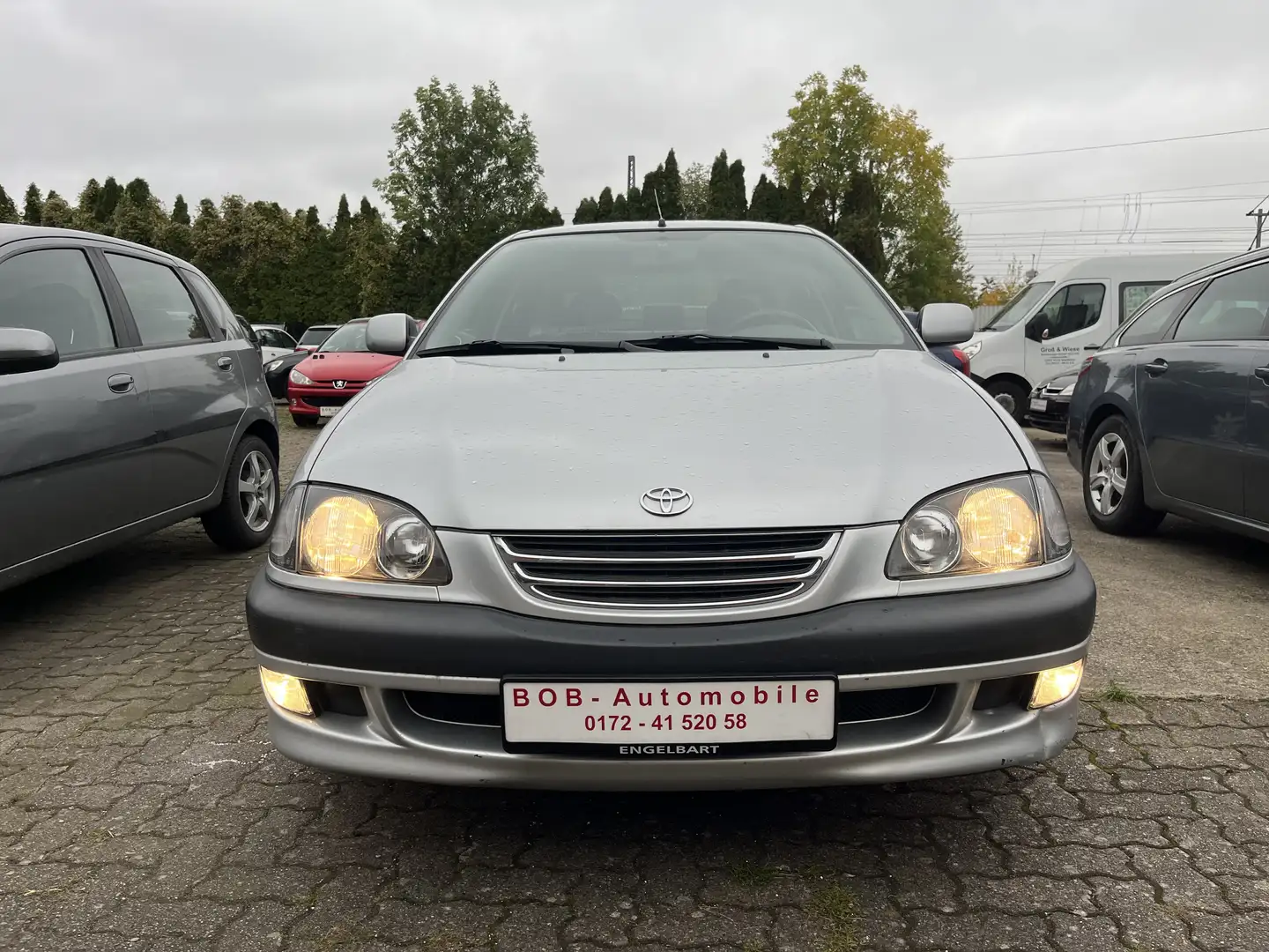 Toyota Avensis Avensis 1.8 linea sol 1-Hand Automatic Klima Grau - 2