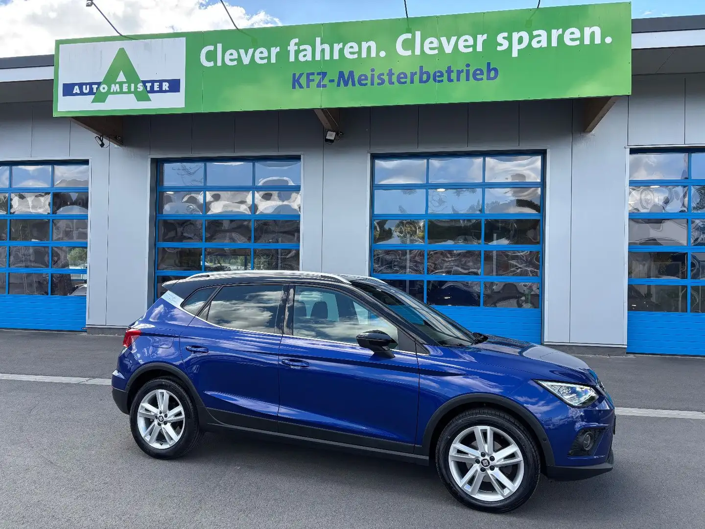 SEAT Arona FR DSG NAVI LED KAMERA AHK LM APPLE CAR Bleu - 1