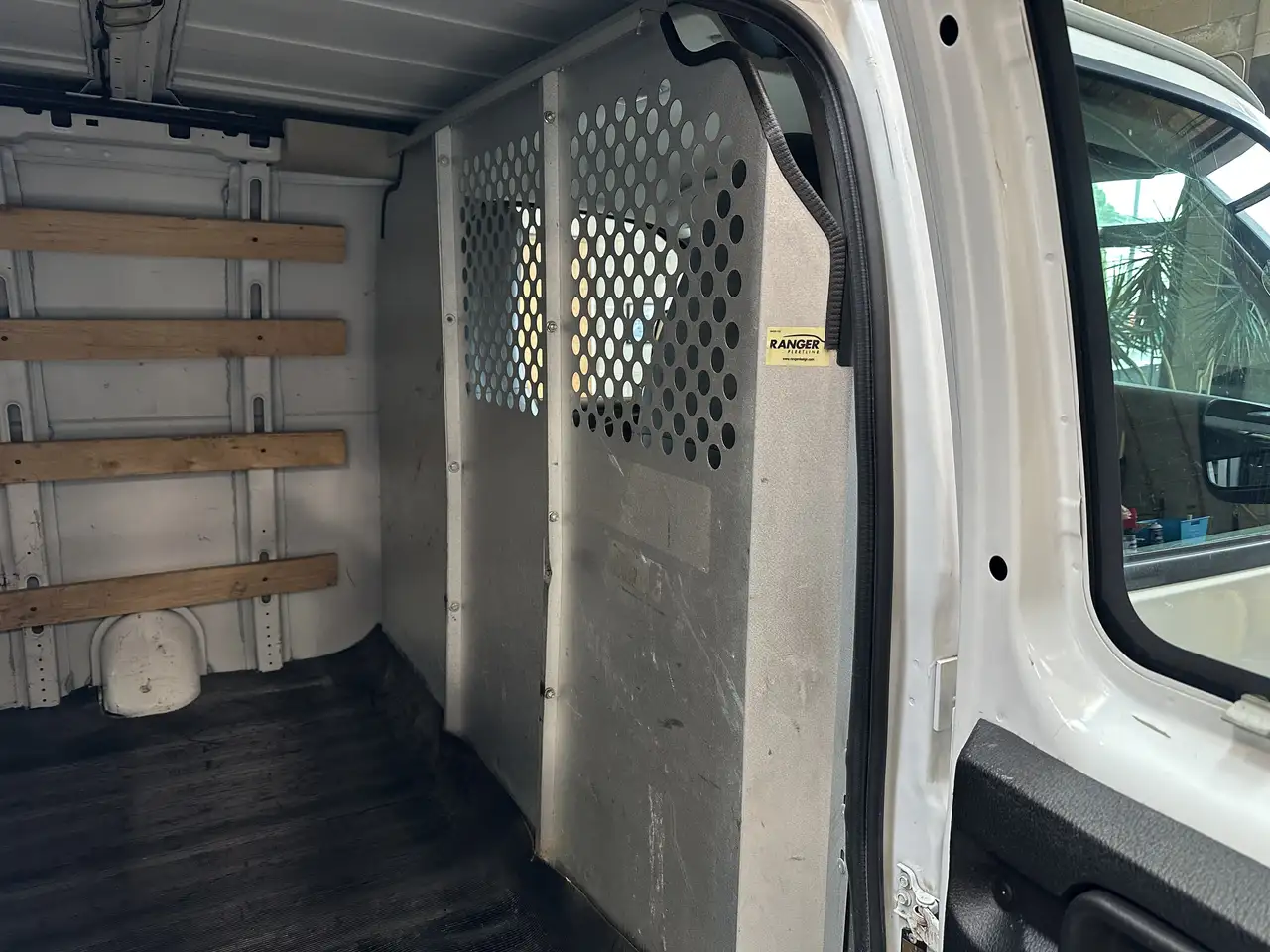 GMC Savana снимка GMC Savana