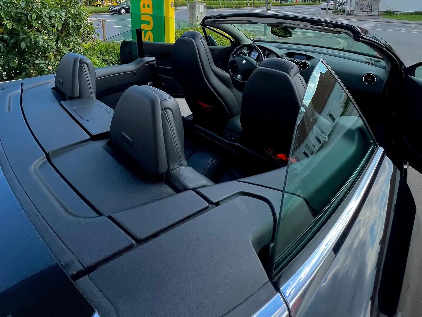 Peugeot 308 308 CC Active Pro 2,0 HDi 140 FAP Active Pro Schwarz - 2