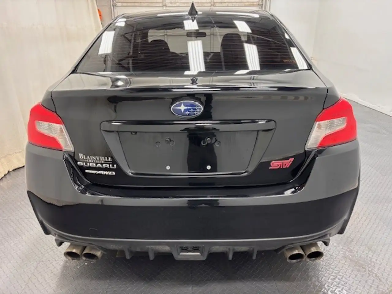 Subaru WRX снимка Subaru WRX