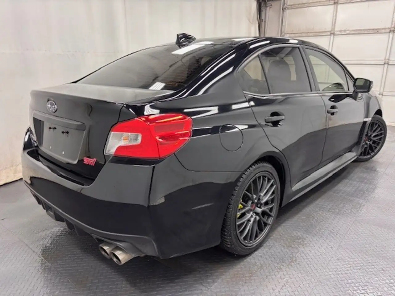 Subaru WRX снимка Subaru WRX
