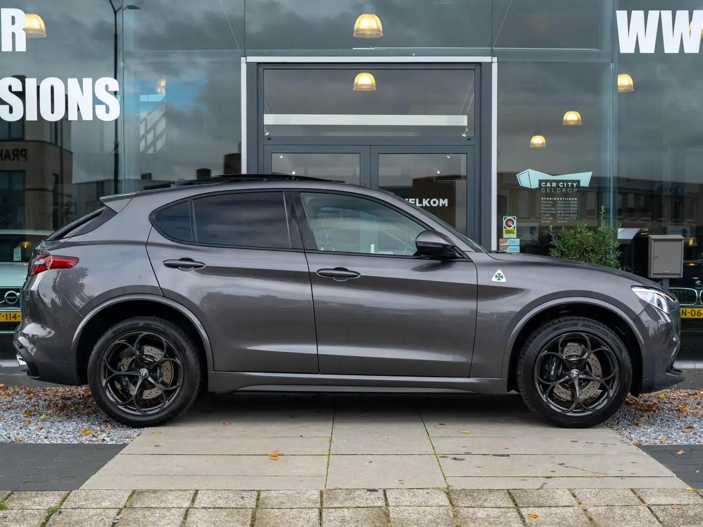 Alfa Romeo Stelvio 2.9 V6 AWD Quadrifoglio 510PK / Pano / Carbon / H& Grijs - 2