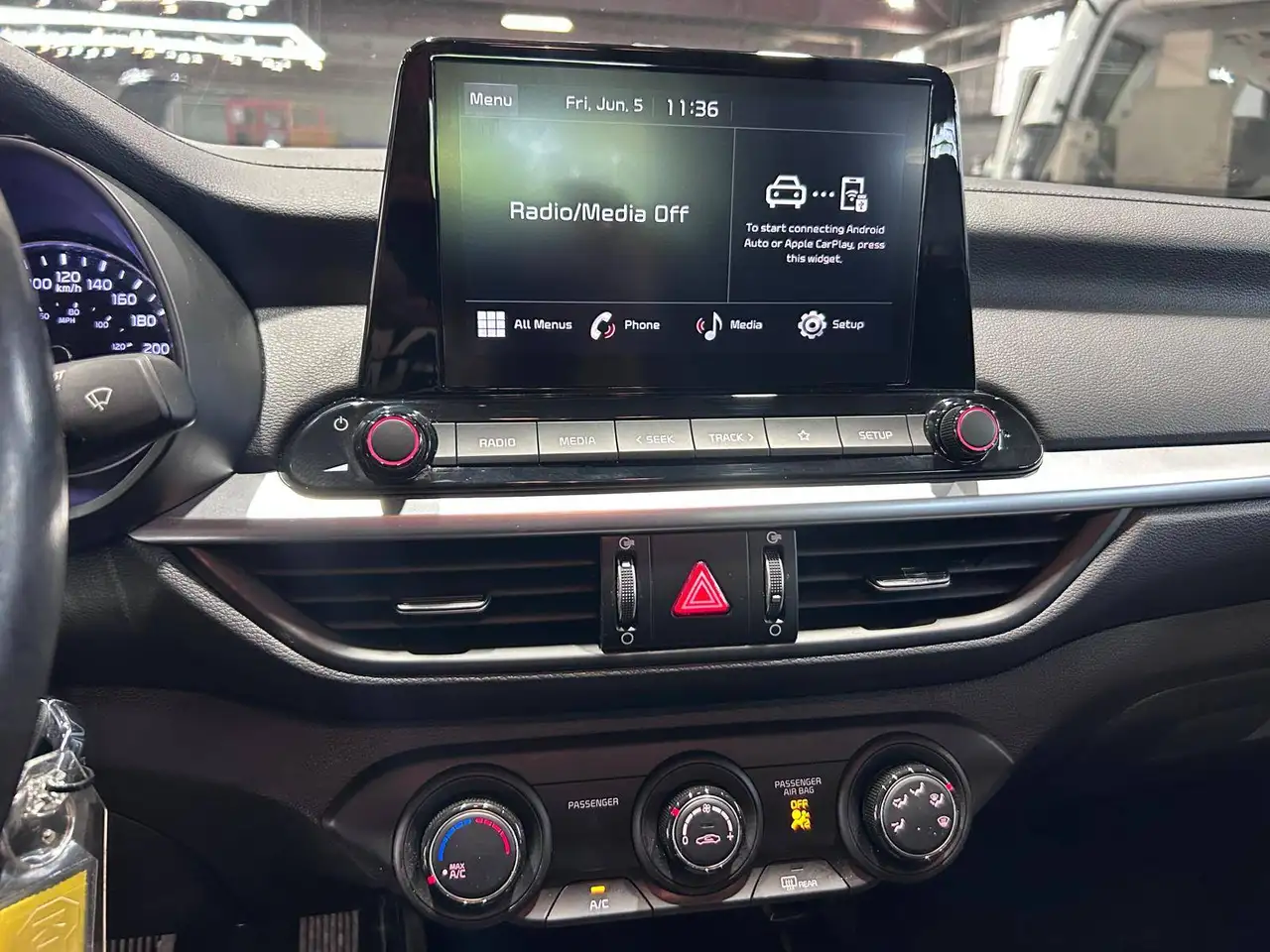 Kia Forte снимка Kia Forte