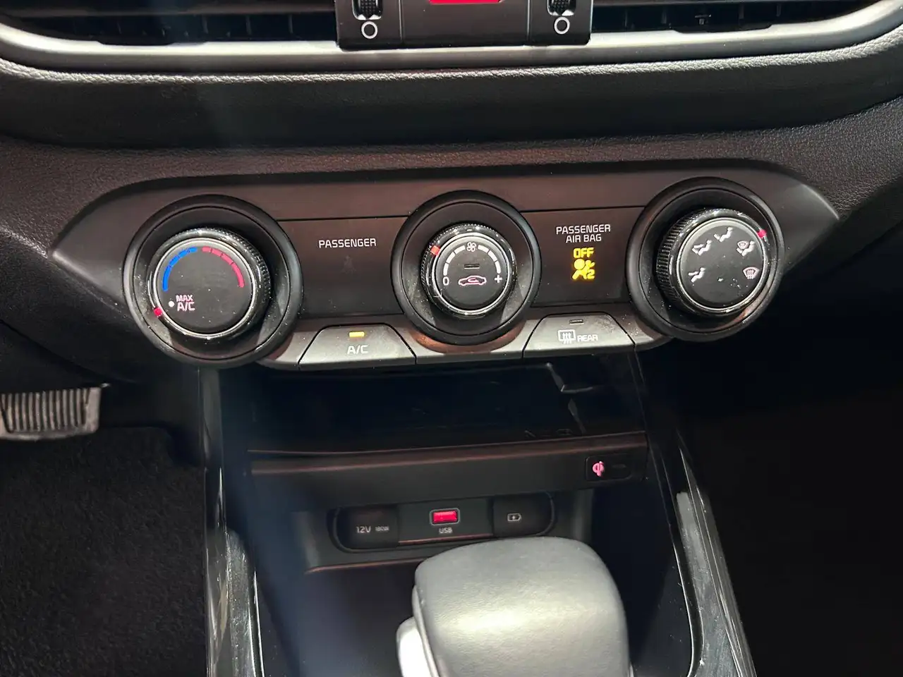 Kia Forte снимка Kia Forte