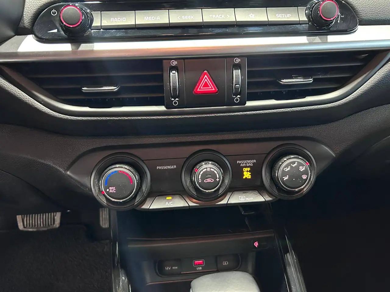 Kia Forte снимка Kia Forte
