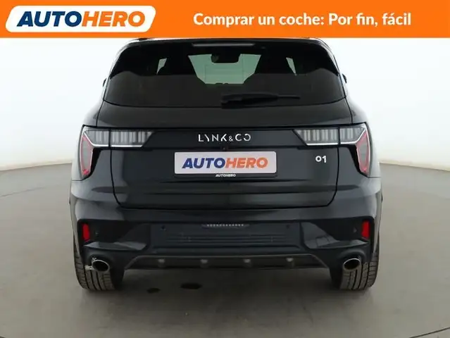 Lynk & Co 01 view 5