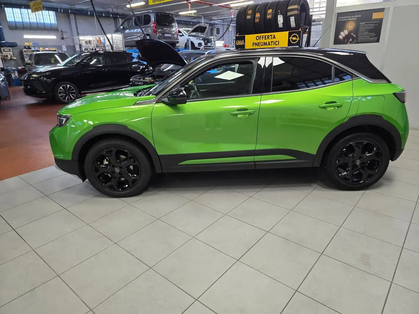 Opel Mokka Mokka electric Ultimate 136cv Groen - 2