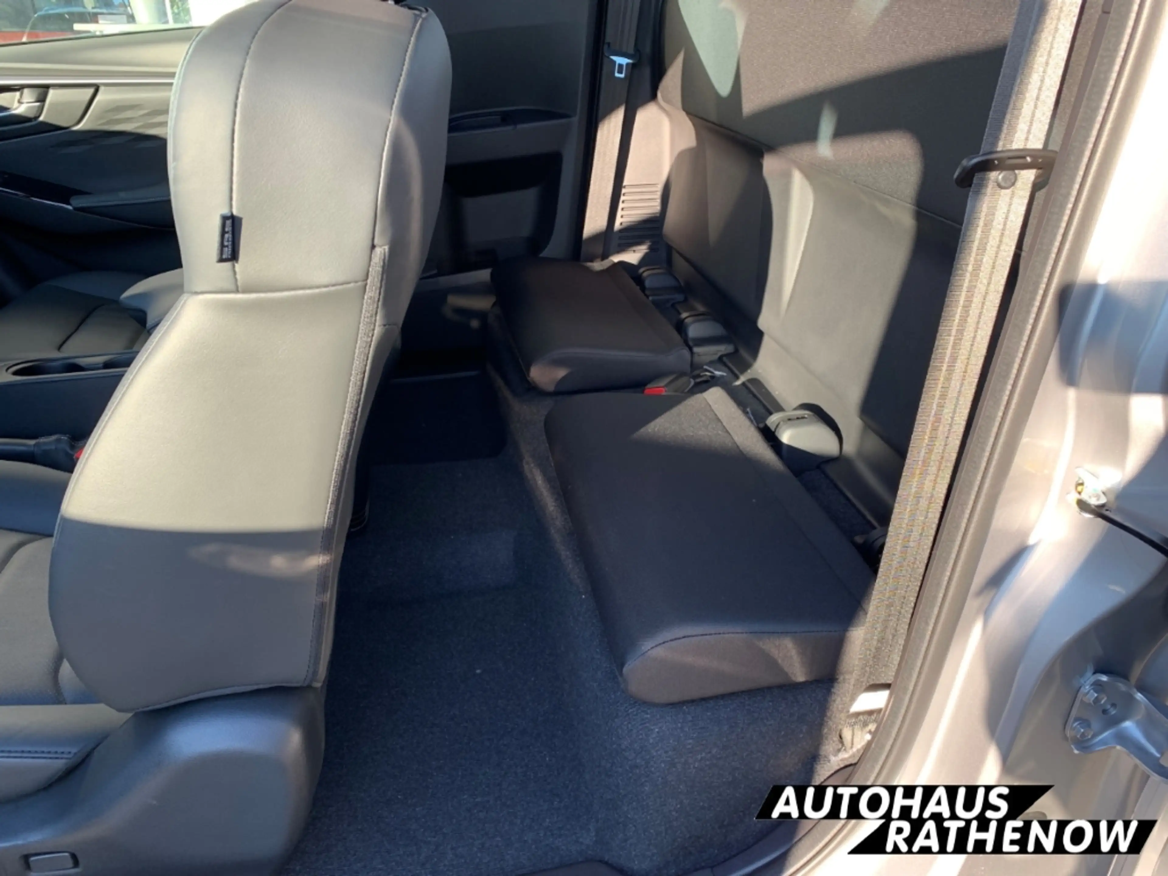 Isuzu D-Max Space Cab Allrad LSE Automatik Leder digitales Coc — photo 10