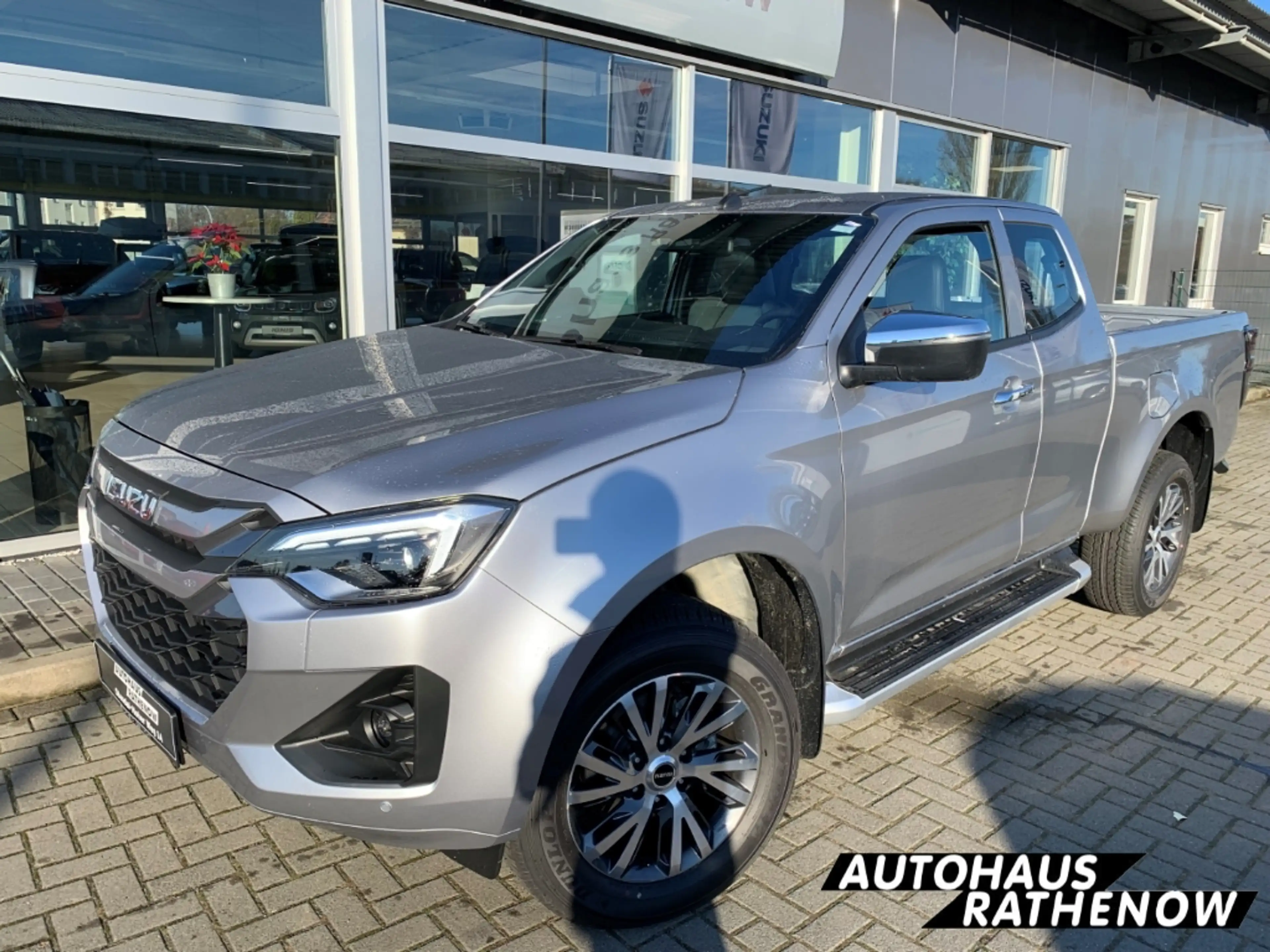 Isuzu D-Max Space Cab Allrad LSE Automatik Leder digitales Coc — photo 2