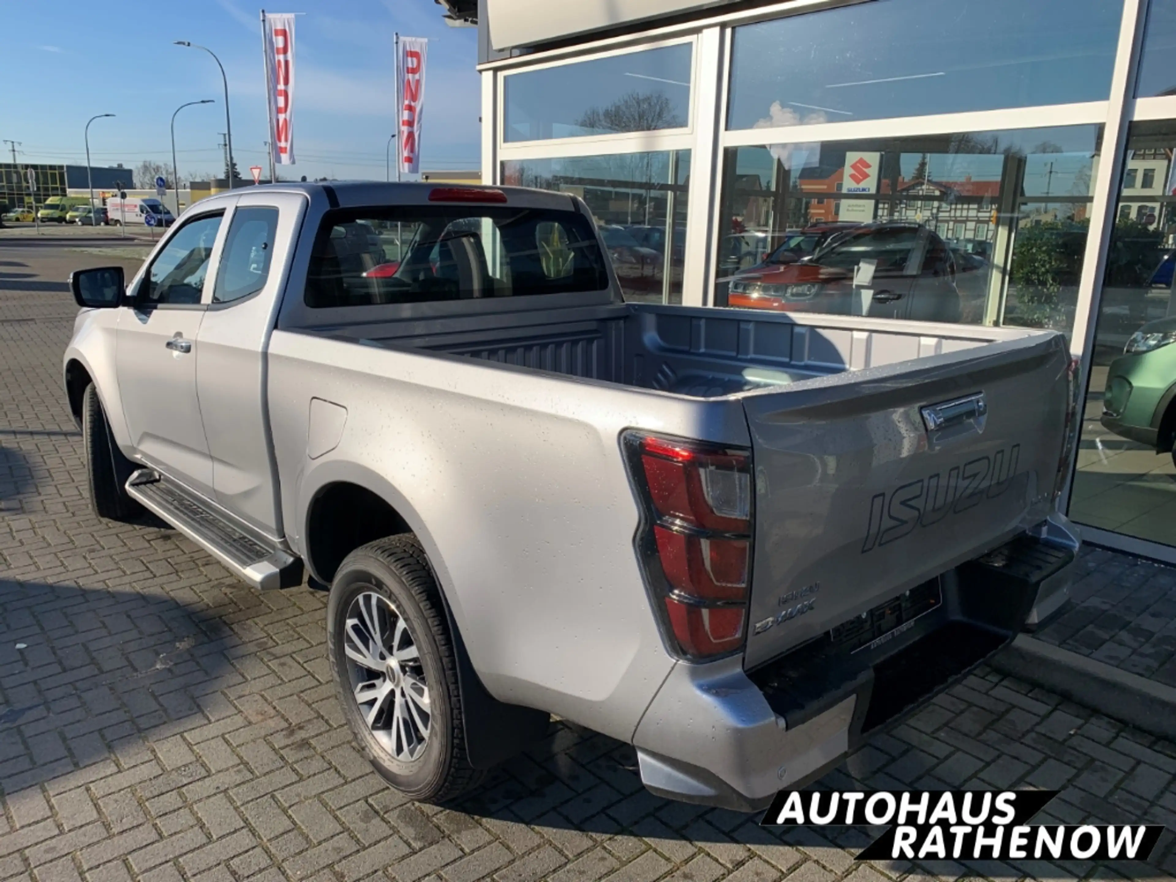 Isuzu D-Max Space Cab Allrad LSE Automatik Leder digitales Coc — photo 3