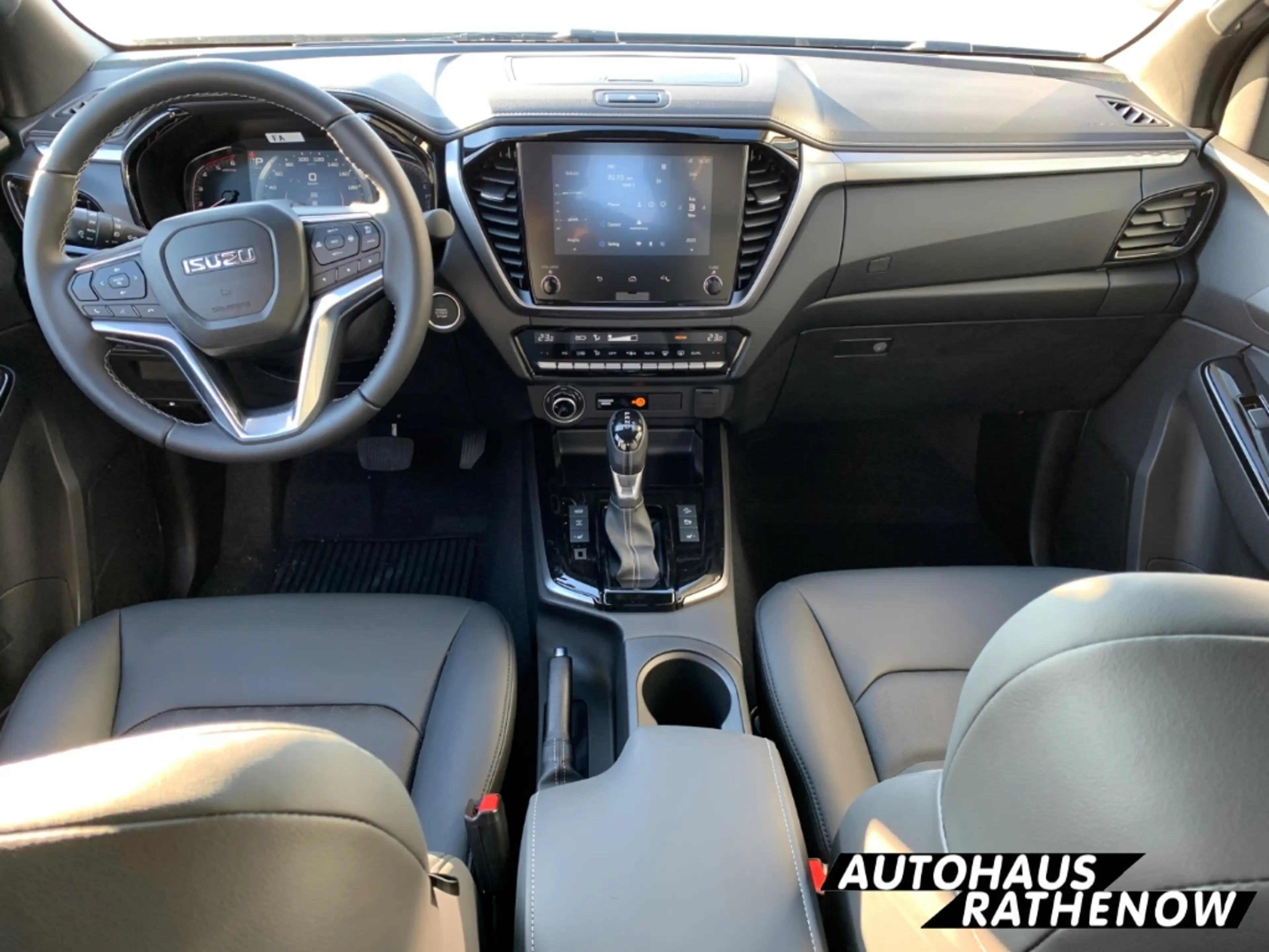 Isuzu D-Max Space Cab Allrad LSE Automatik Leder digitales Coc — photo 12