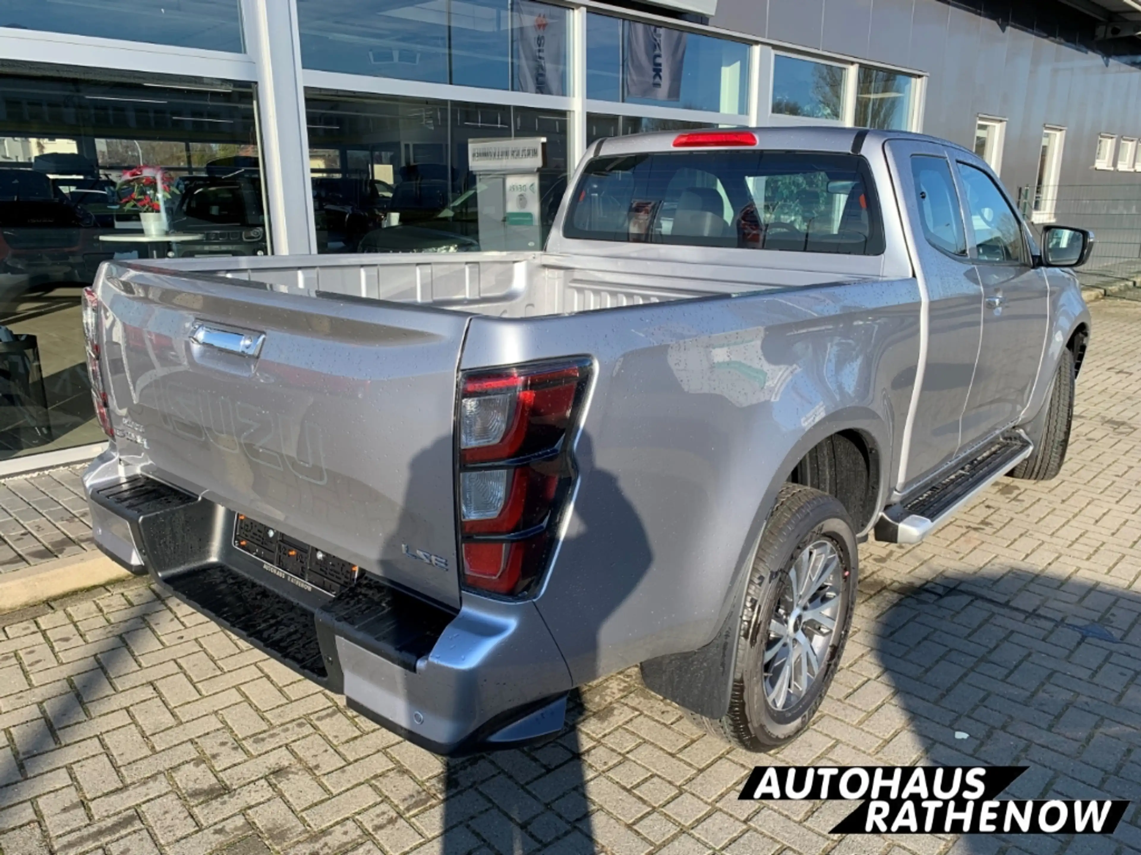 Isuzu D-Max Space Cab Allrad LSE Automatik Leder digitales Coc — photo 5