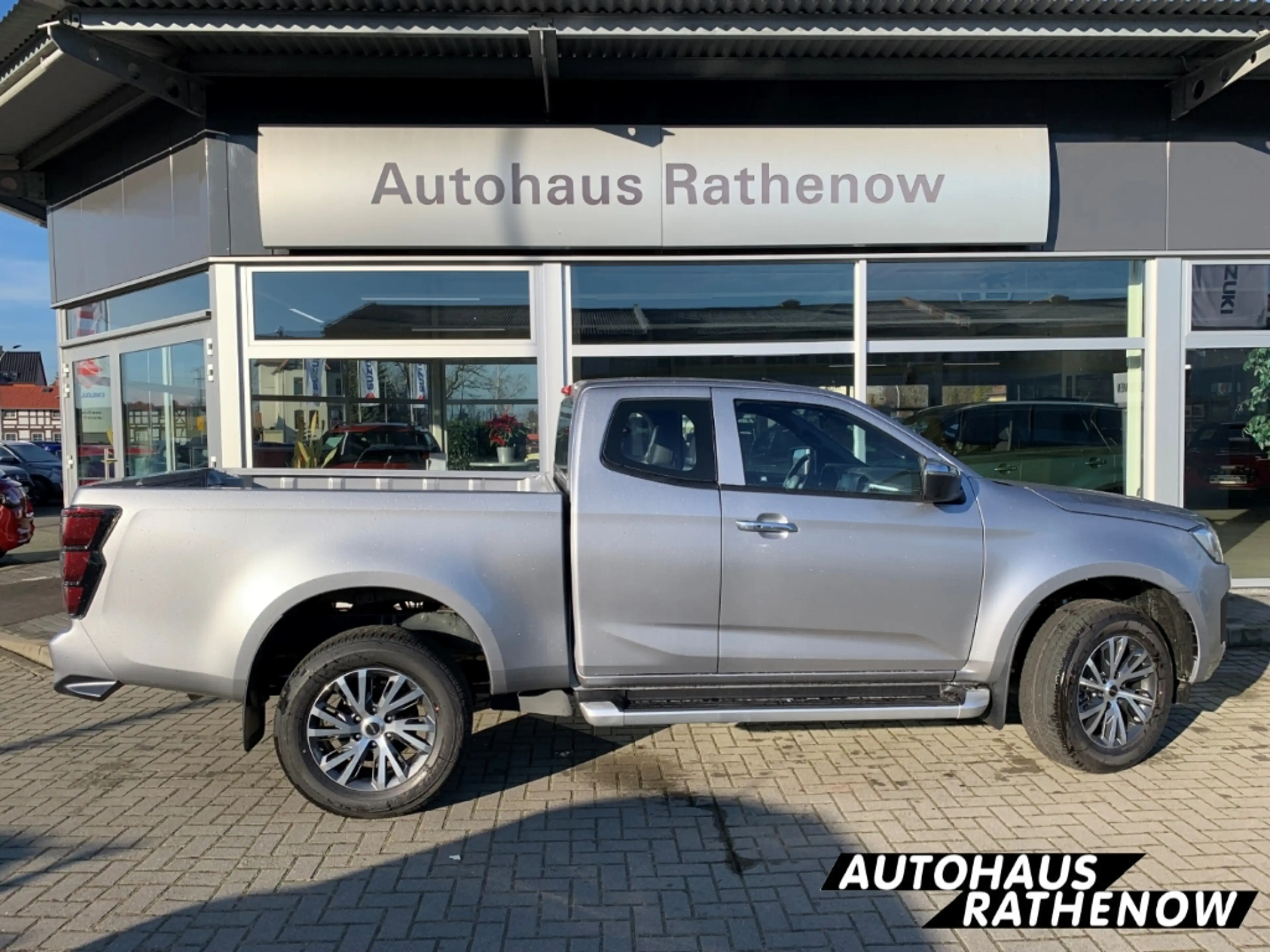 Isuzu D-Max Space Cab Allrad LSE Automatik Leder digitales Coc — photo 4