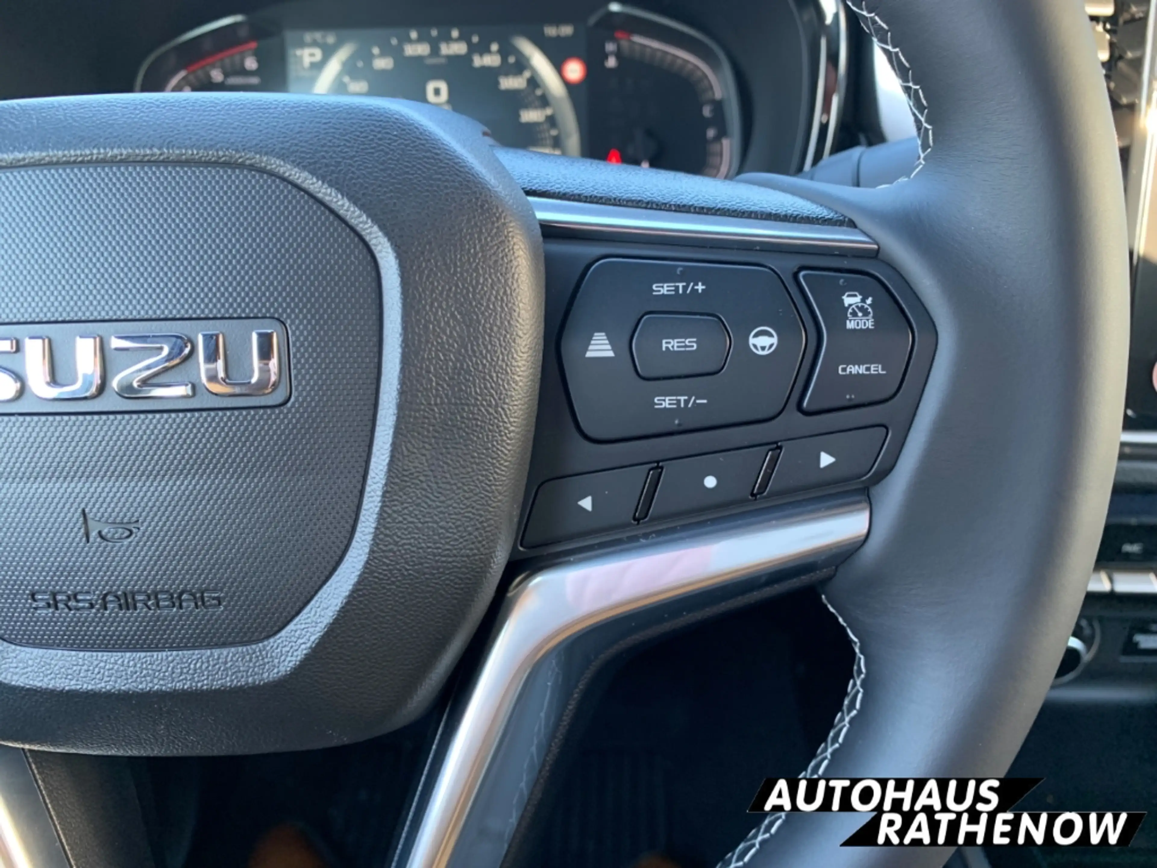 Isuzu D-Max Space Cab Allrad LSE Automatik Leder digitales Coc — photo 14