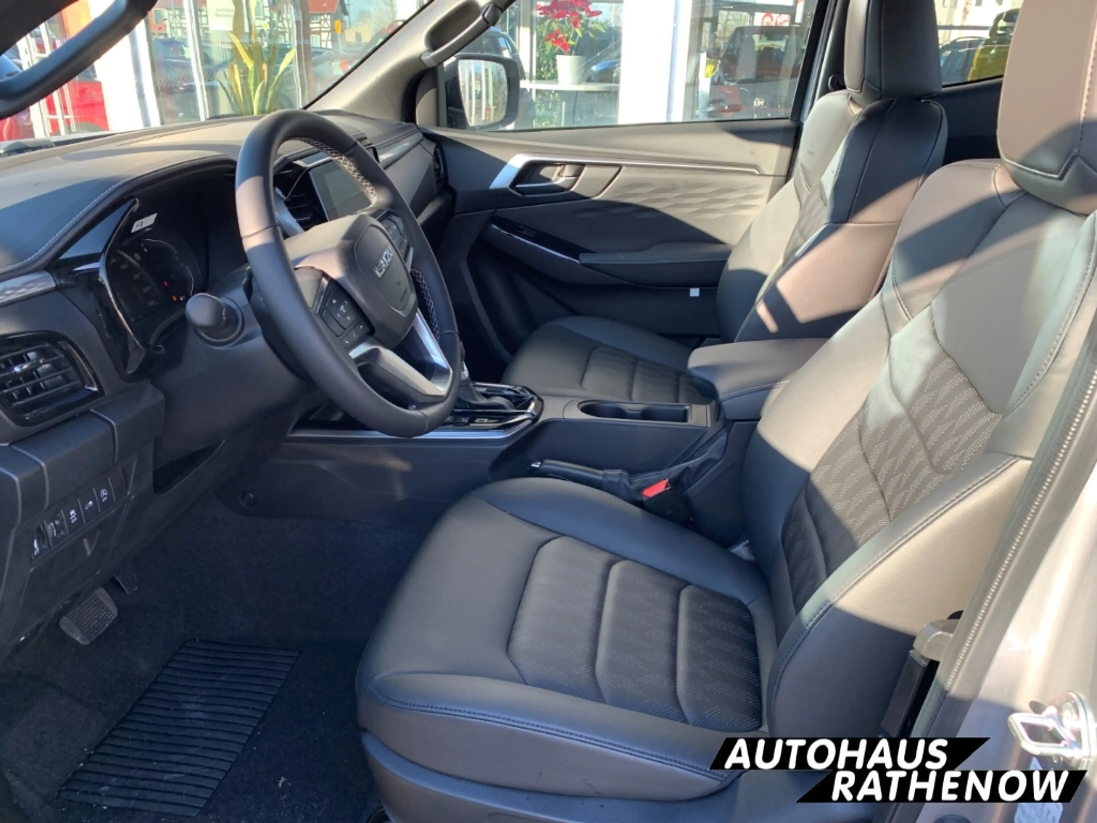 Isuzu D-Max Space Cab Allrad LSE Automatik Leder digitales Coc — photo 9