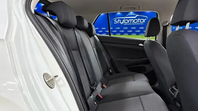 Volkswagen Golf view 2