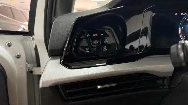 Volkswagen Golf view 26