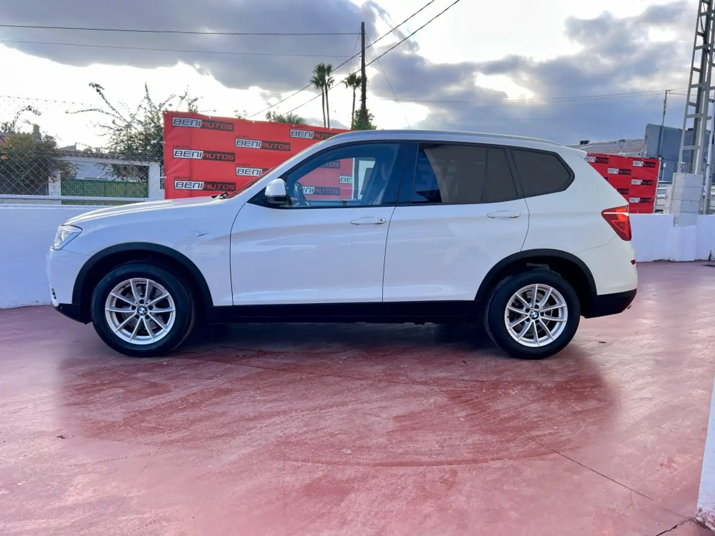 BMW X3 xDrive 20dA Blanc - 2