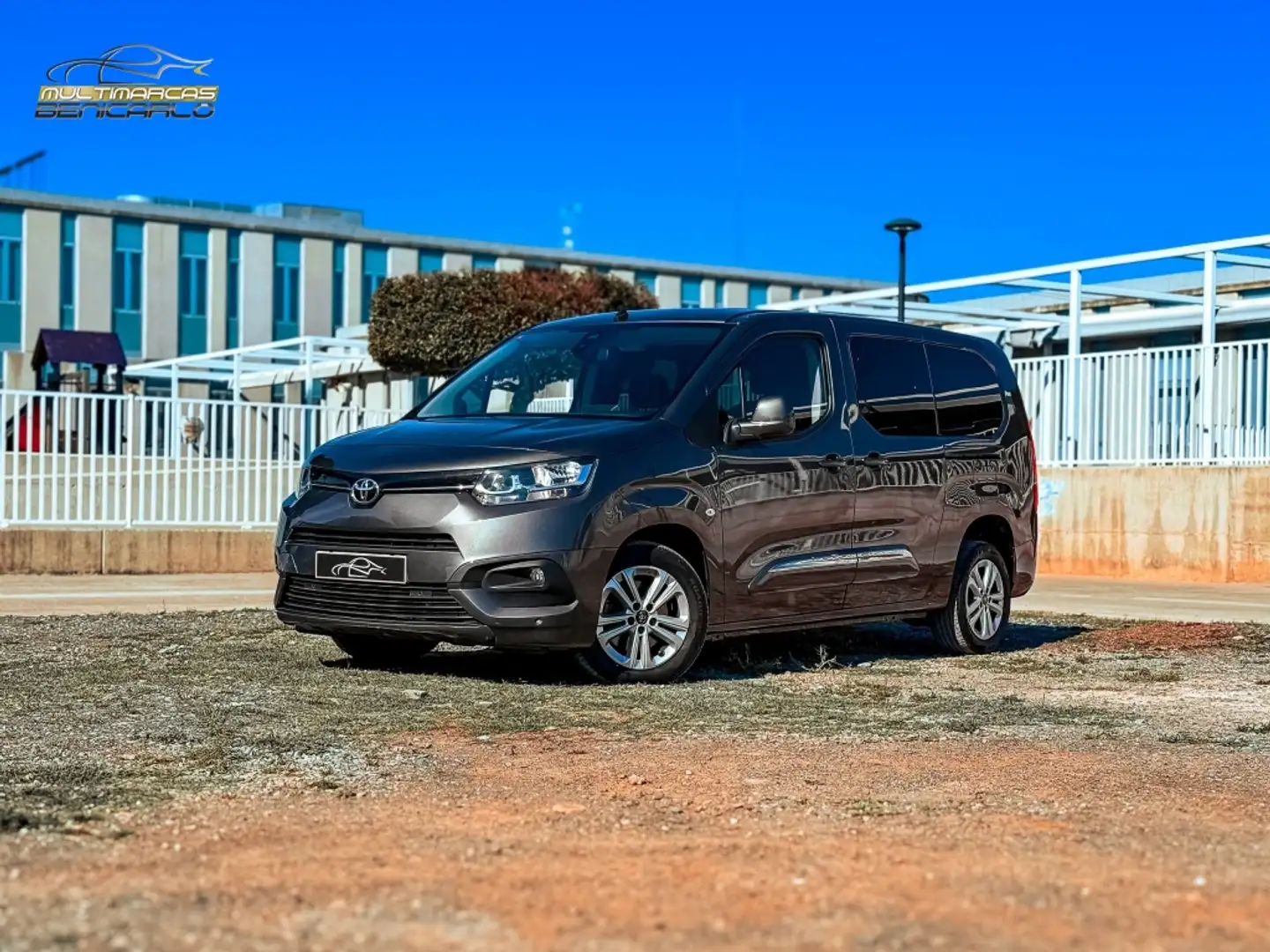 Toyota Proace City Combi L1 1.5D VX 100 Gris - 1