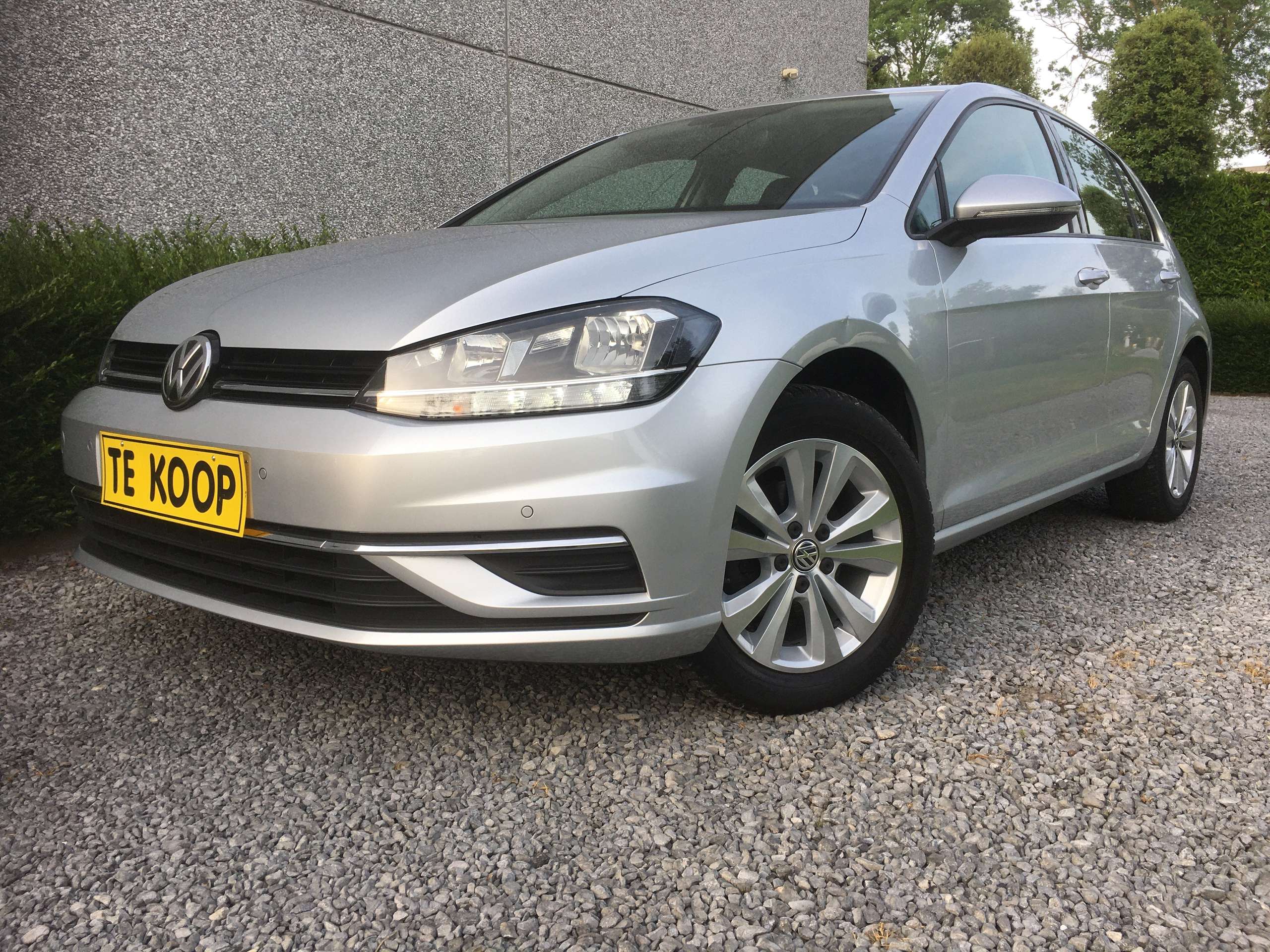 Volkswagen_Golf_1