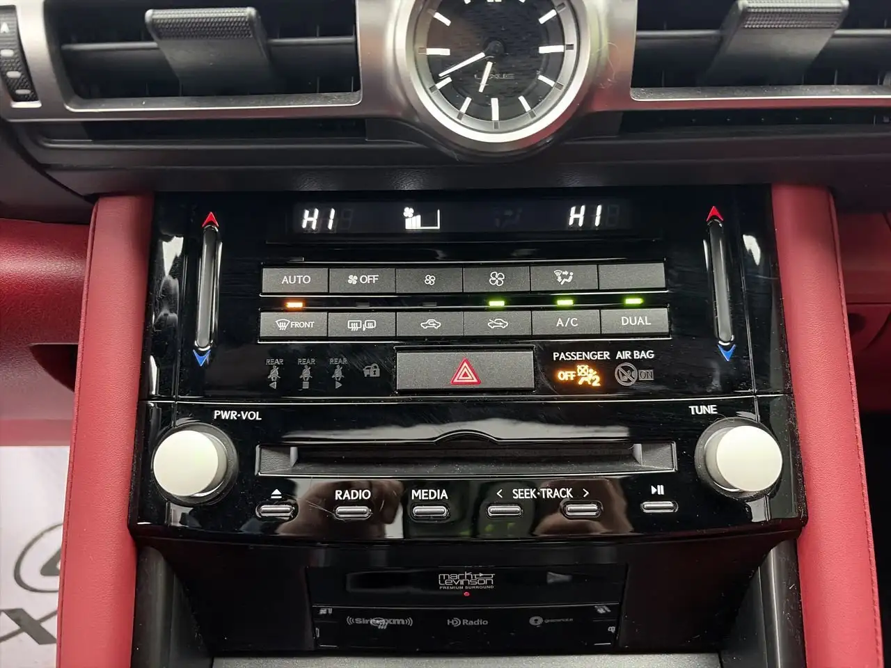 Lexus IS снимка Lexus IS