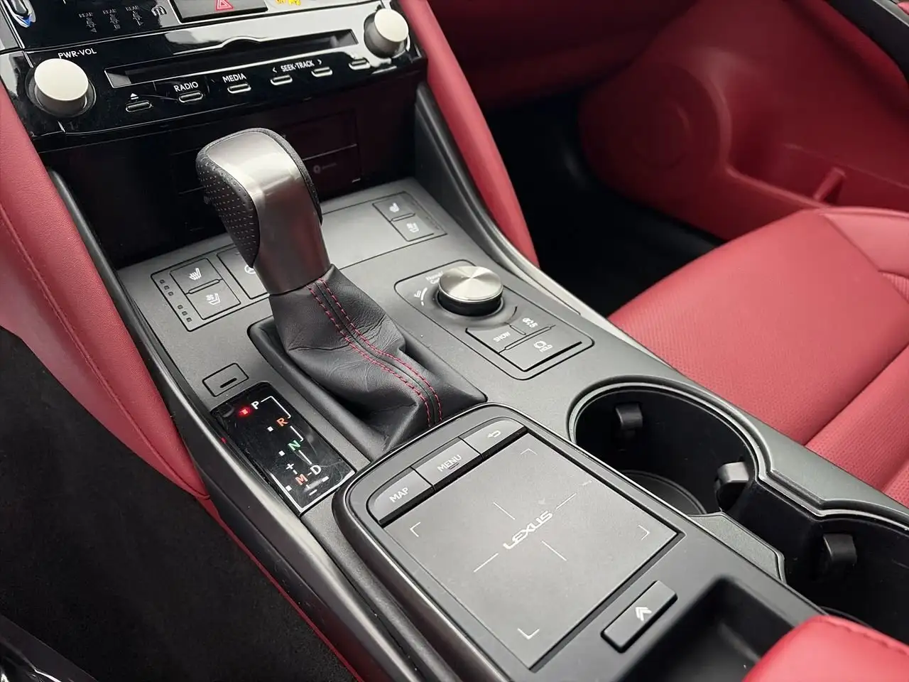 Lexus IS снимка Lexus IS