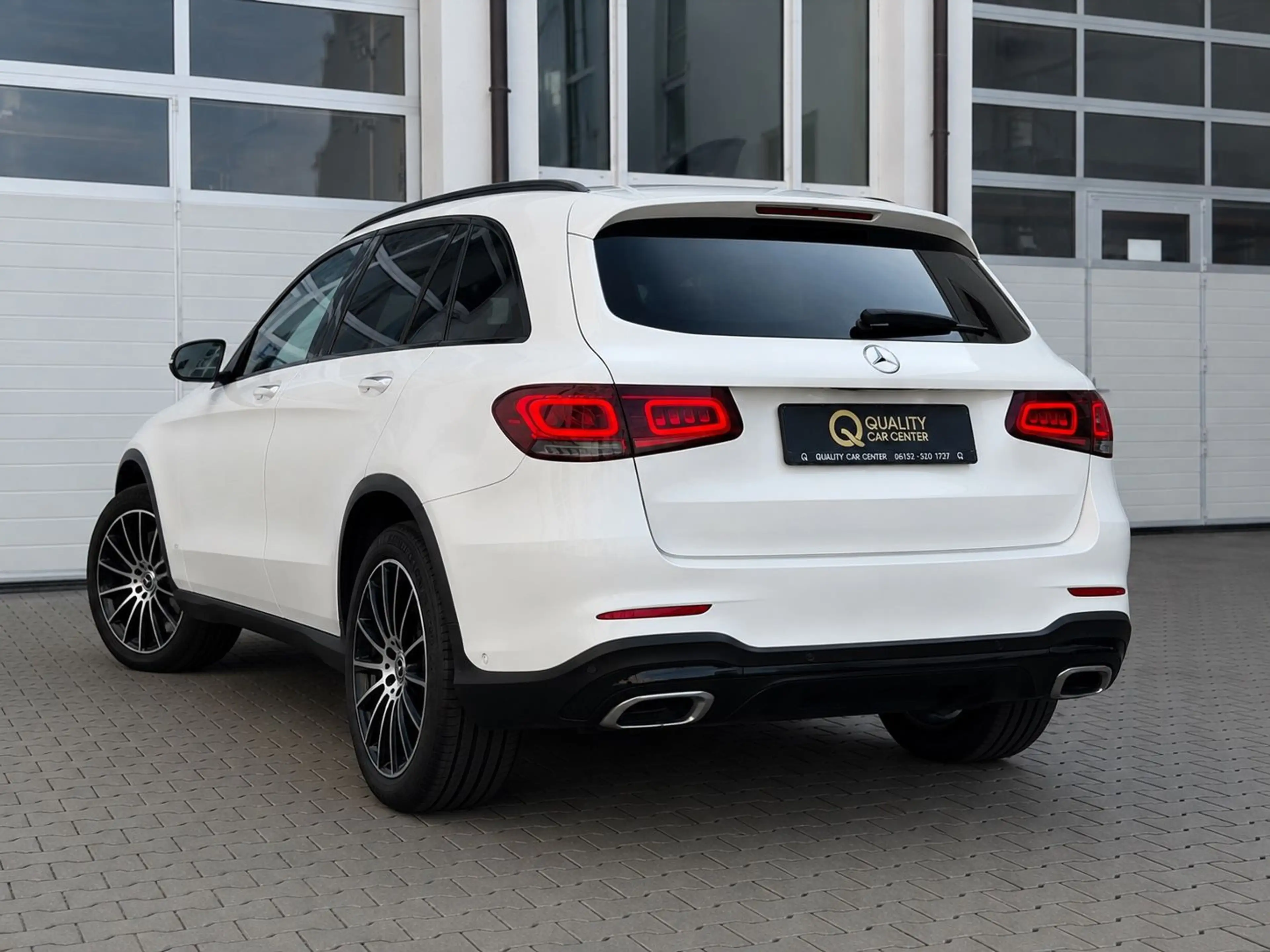 Mercedes-Benz GLC 400 d 4Matic 9G AMG NIGHT *AHK*PANO*KAMERA* — photo 4