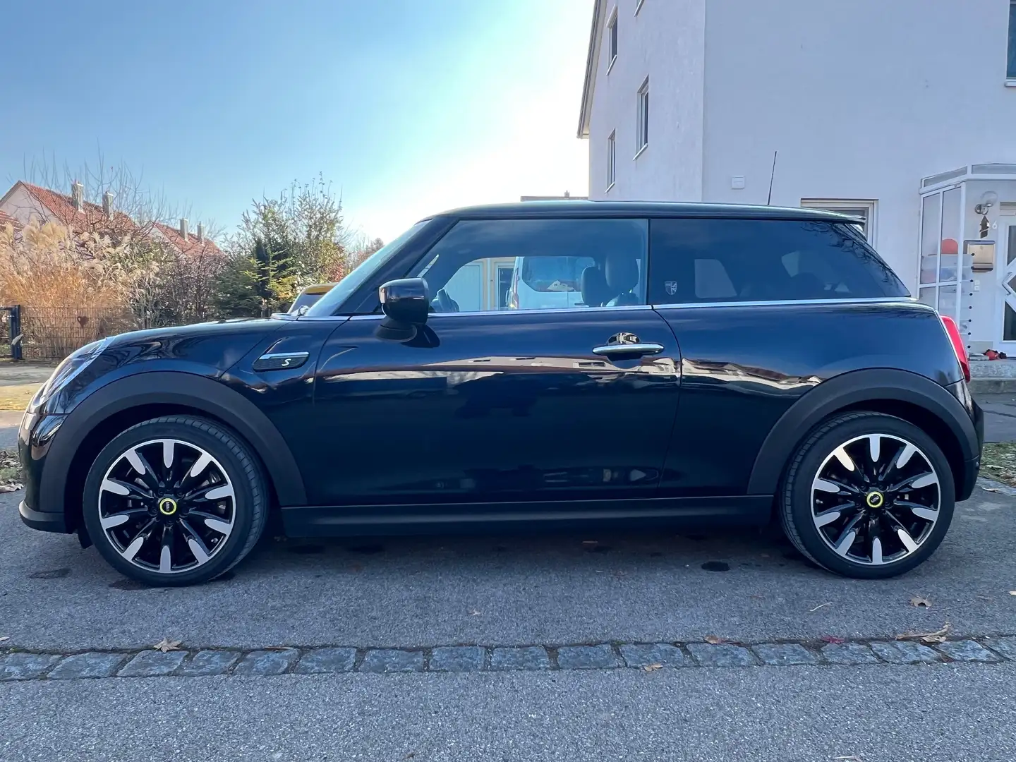 MINI Cooper SE MINI 3-TÜRER Elektro Yours Trim LED, Leder, Nav Schwarz - 1