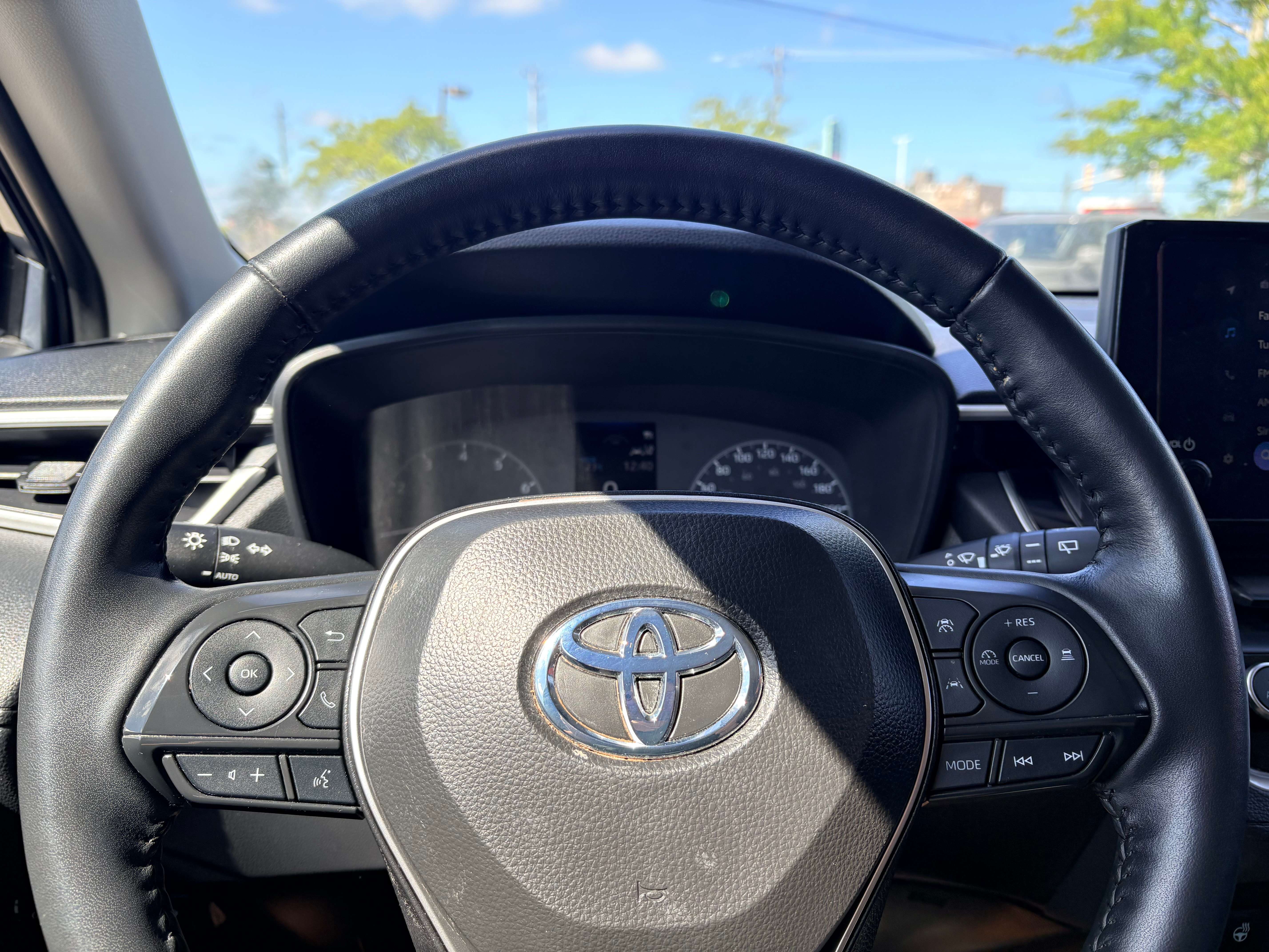 2024 Toyota Corolla Cross LE AWD Back Up Camera Heated Front Seats photo 4