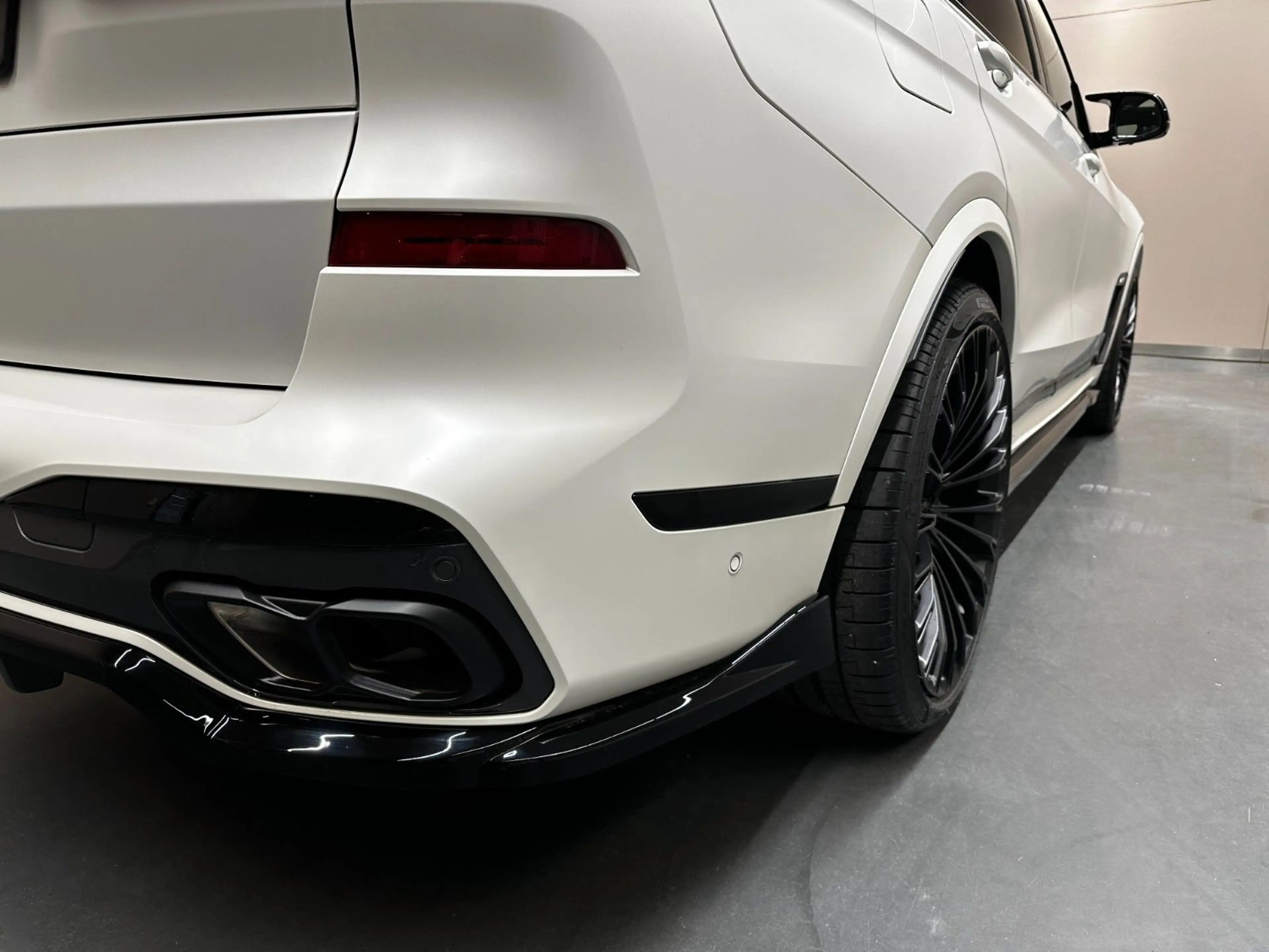 BMW X7 M i *AERODYNAMIK*SKY LOUNGE*AHK*EXKLUSIVE* — photo 11