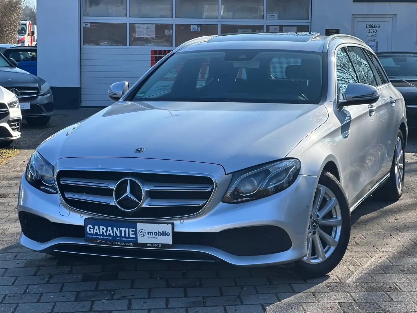 Mercedes-Benz E 220 d 4-MATIC/TOP/AVANTGARDE/SD Silber - 1