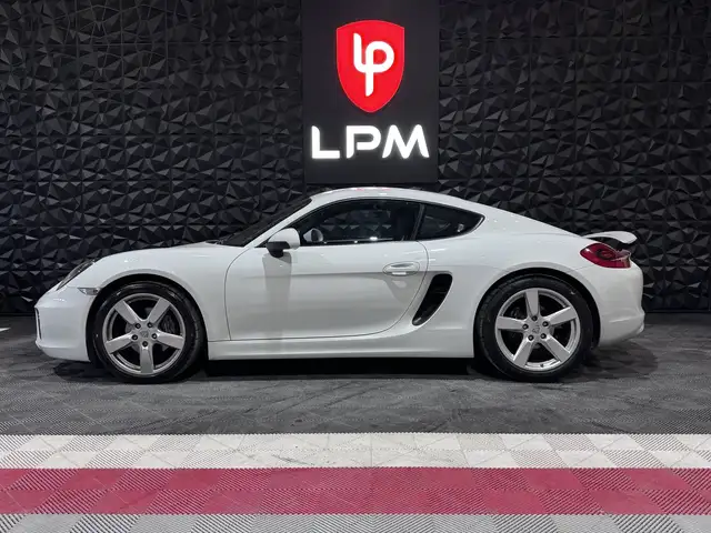 Porsche Cayman view 3