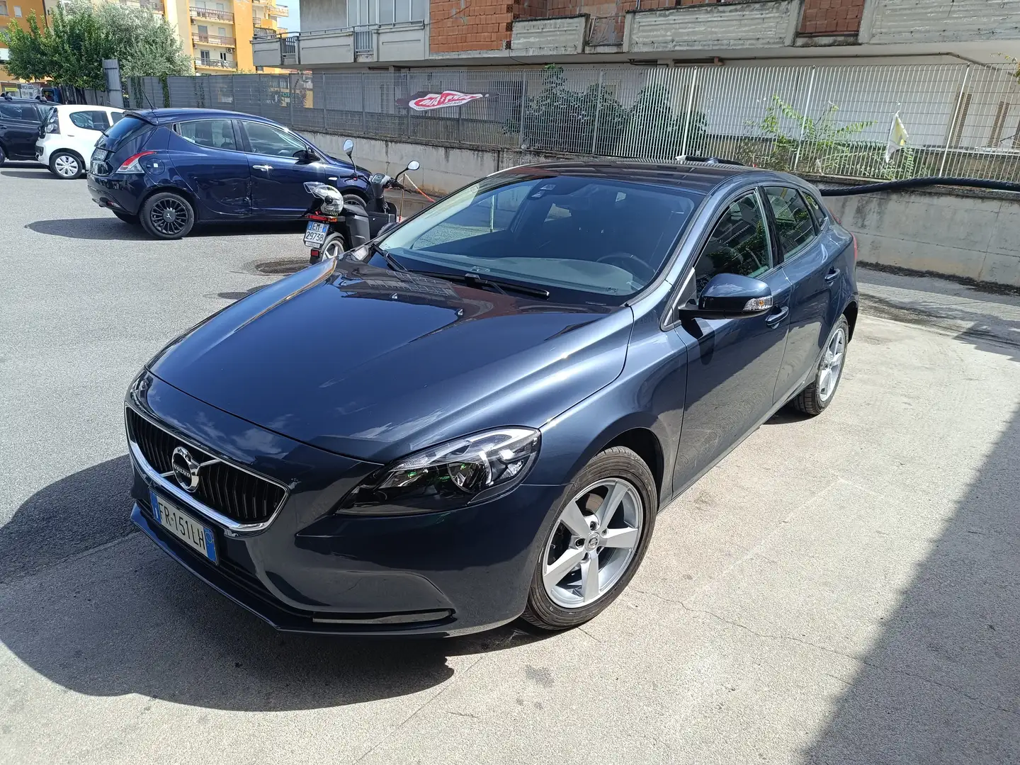 Volvo V40 V40 2.0 d2 Kinetic my18 Bleu - 2
