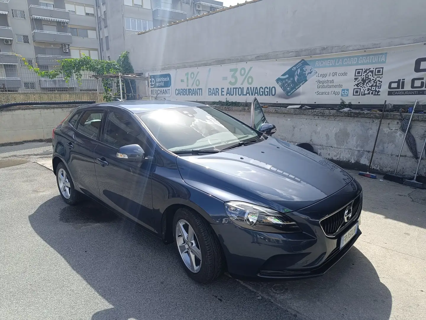 Volvo V40 V40 2.0 d2 Kinetic my18 Bleu - 1