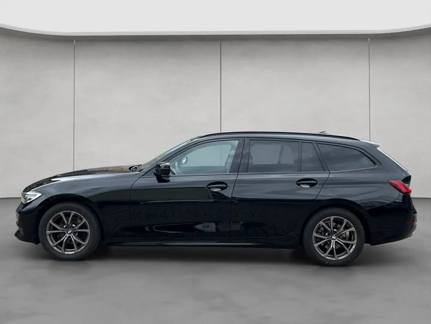 BMW 320 i Touring Aut. Sport Line Zwart - 2