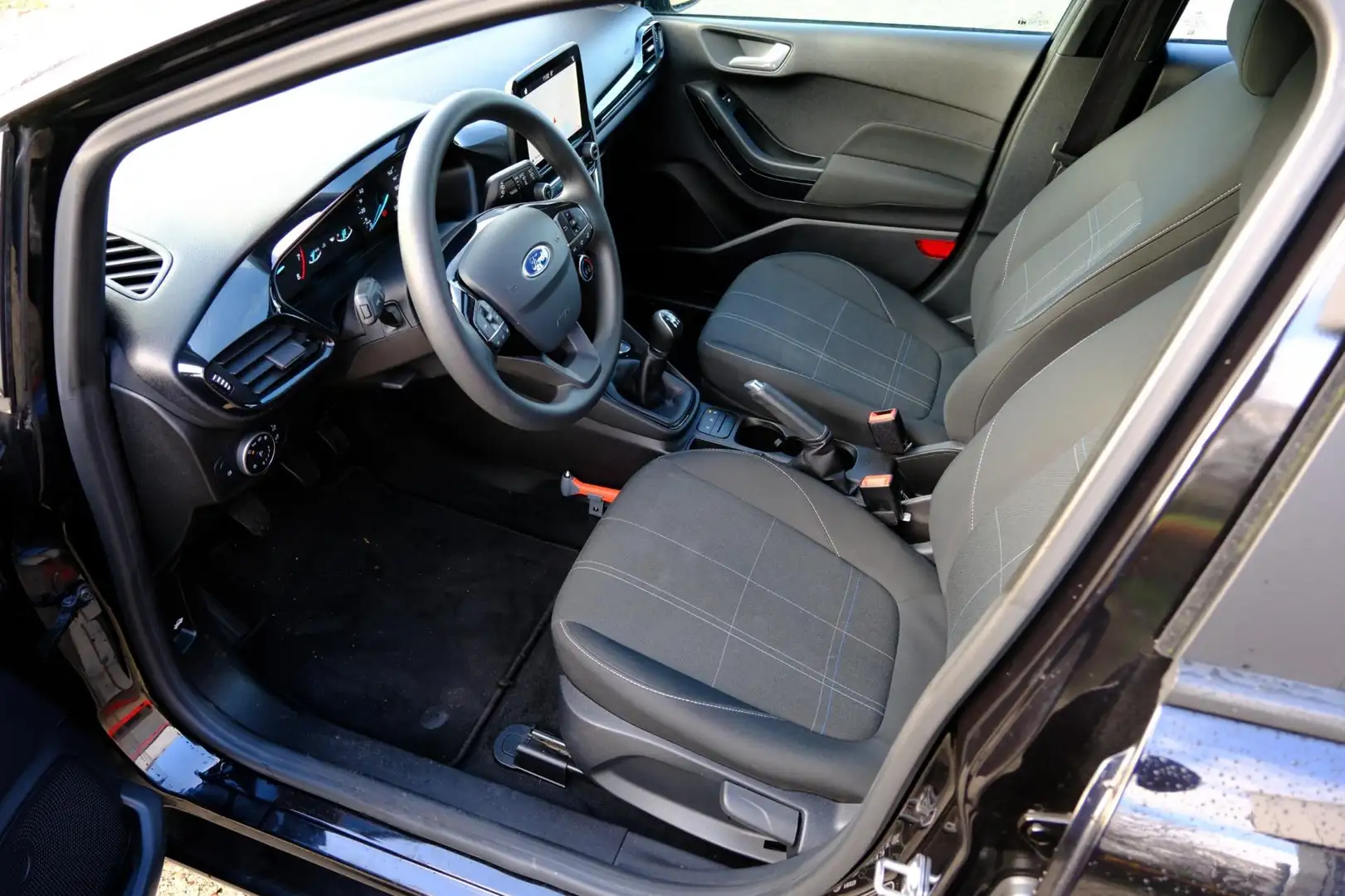 Ford Fiesta 1.1 Trend 5-drs Navi|Airco|Apple CarPlay Zwart - 2