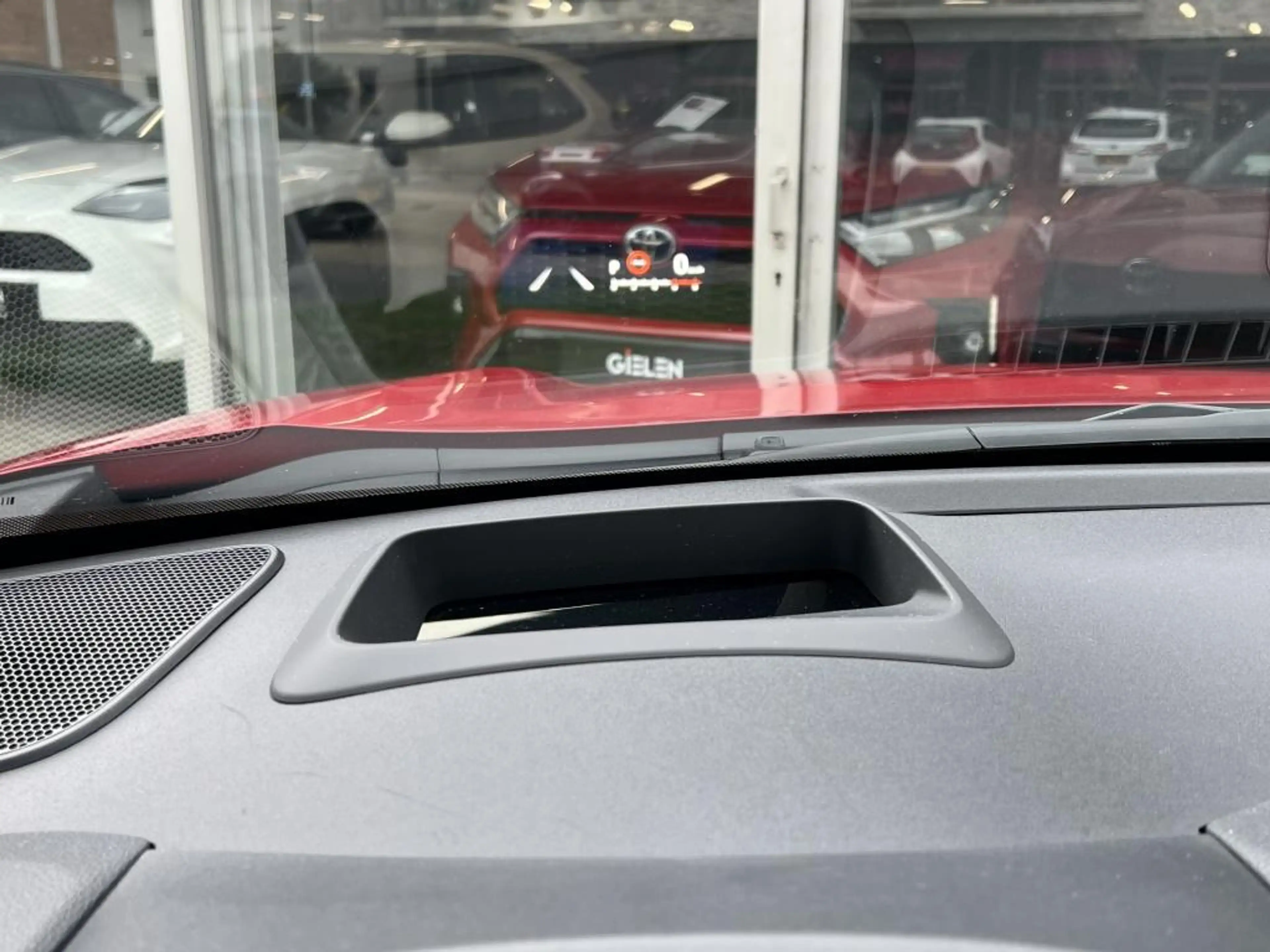 Toyota Yaris Cross 1.5 Hybrid Launch Edition | Trekhaak, JBL, Panoram — photo 28