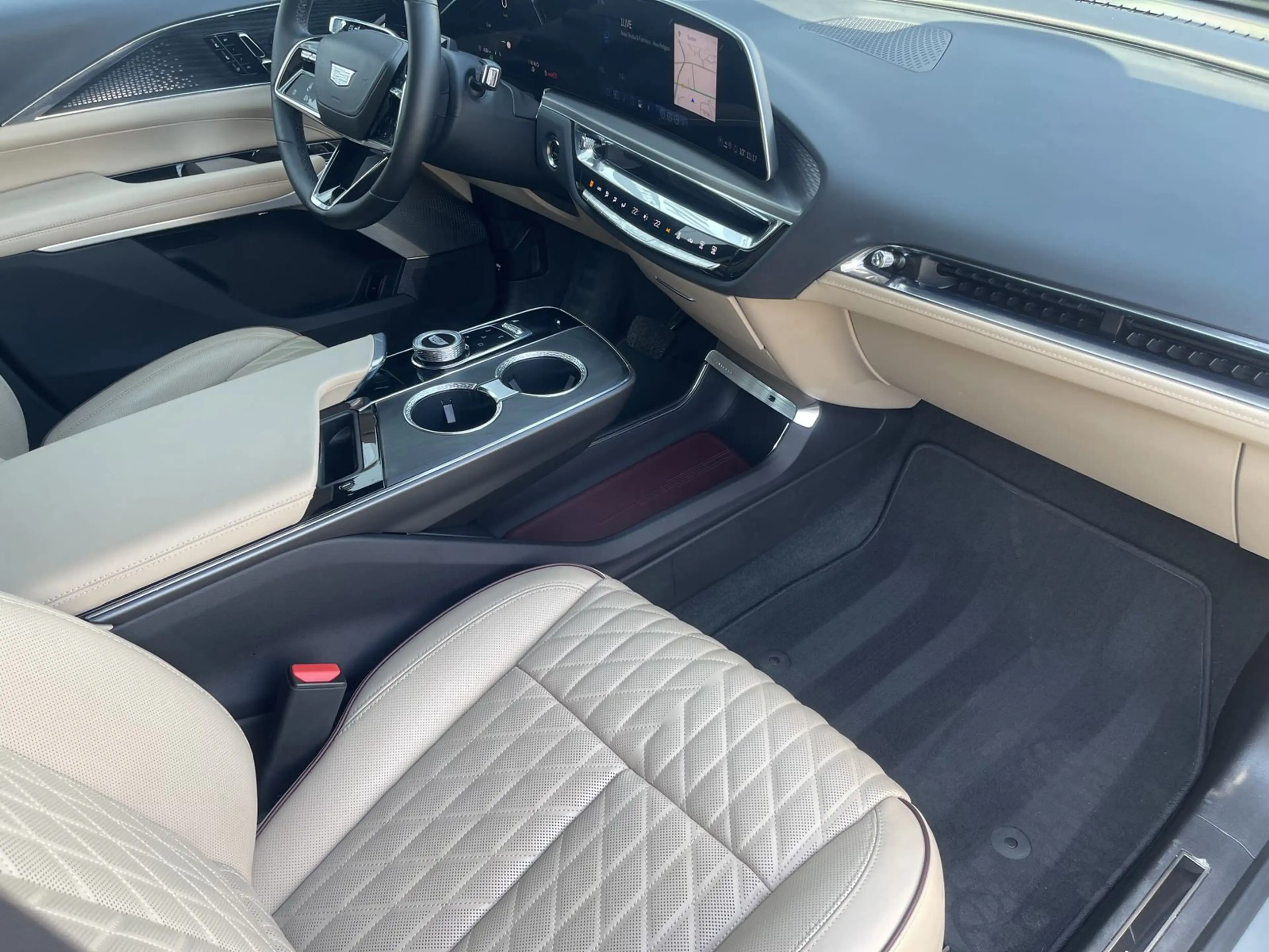 Cadillac Lyriq Luxury 600e AWD - Vollausstattung — photo 9