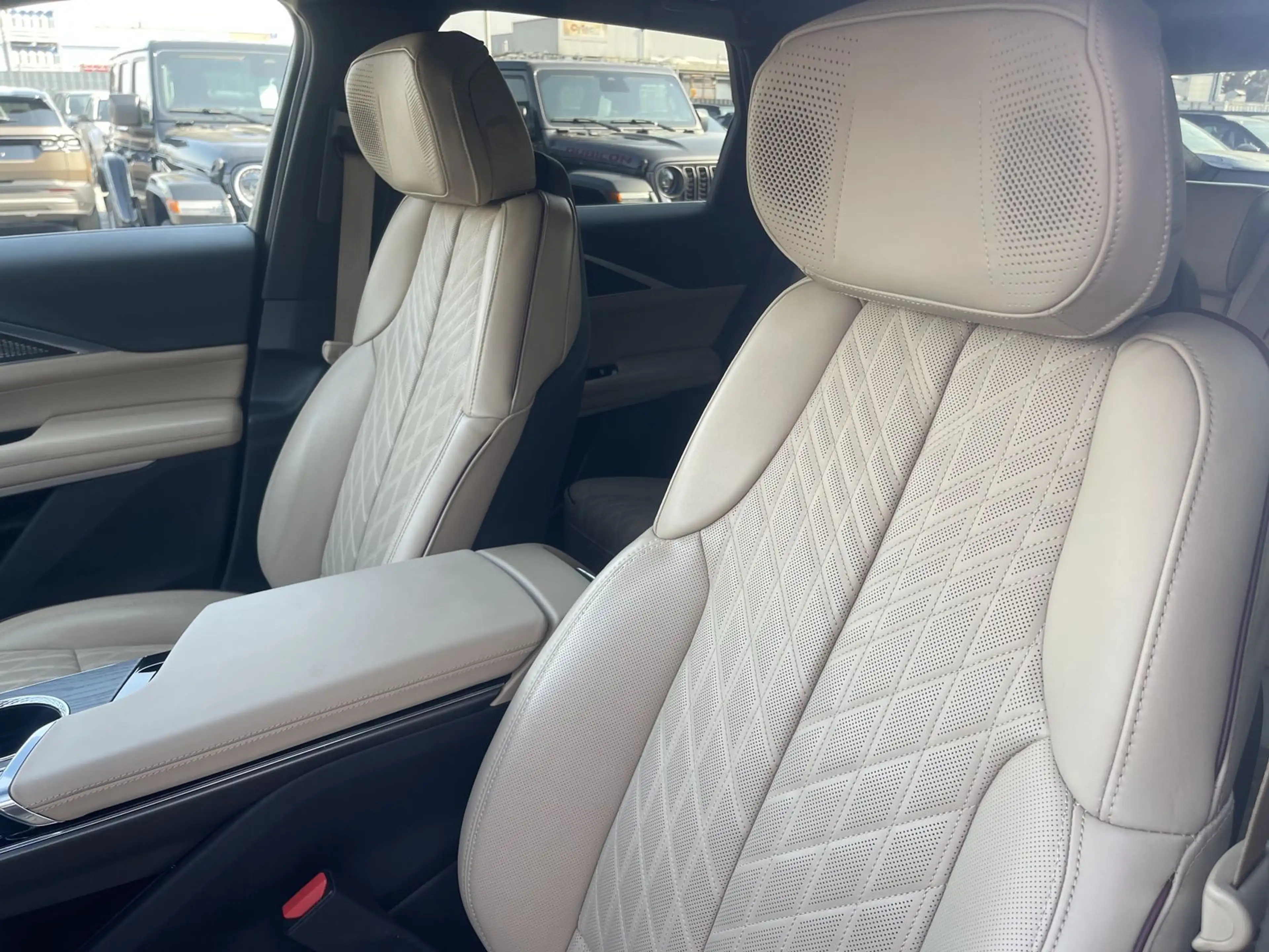 Cadillac Lyriq Luxury 600e AWD - Vollausstattung — photo 11
