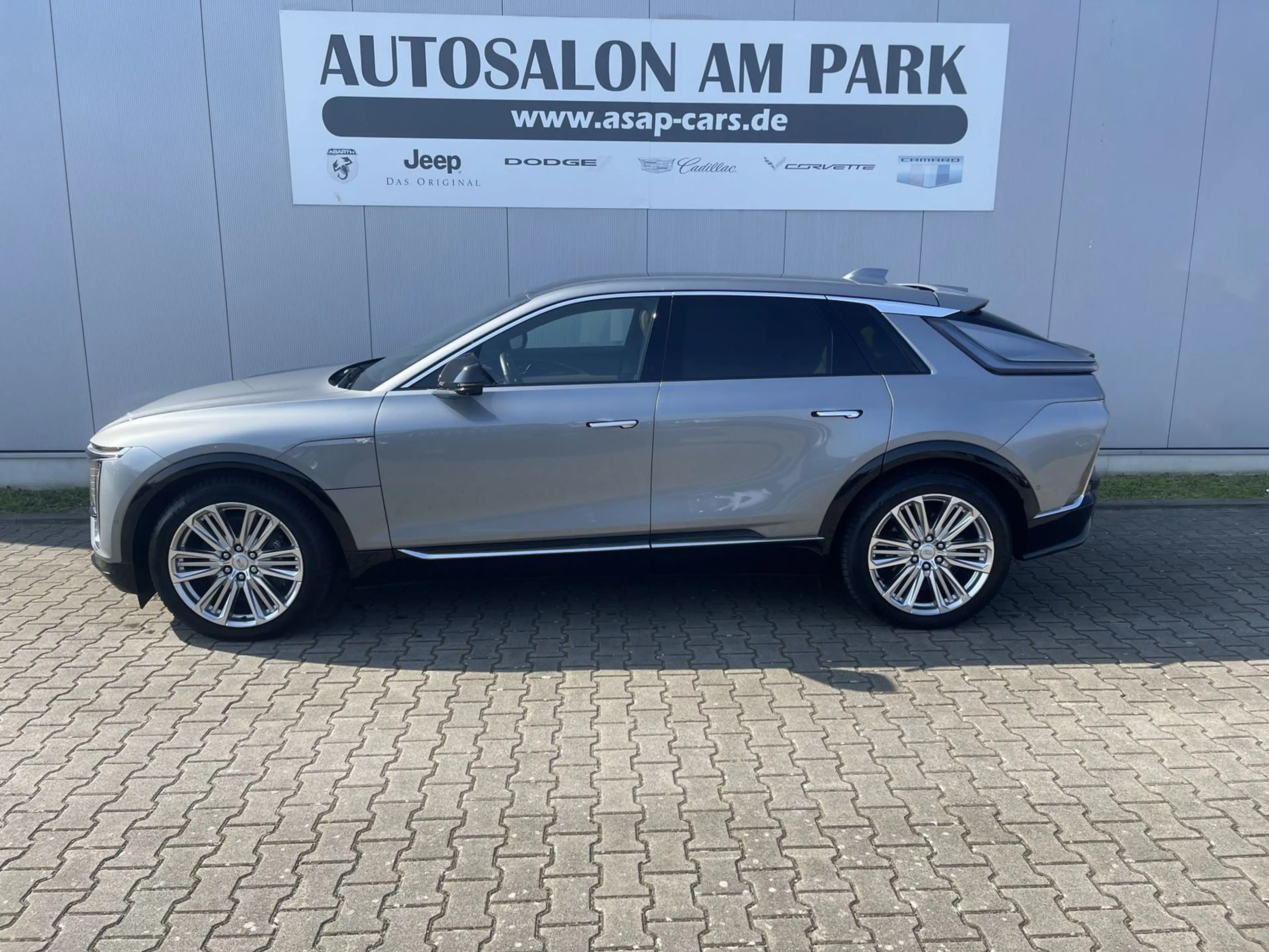 Cadillac Lyriq Luxury 600e AWD - Vollausstattung — photo 3