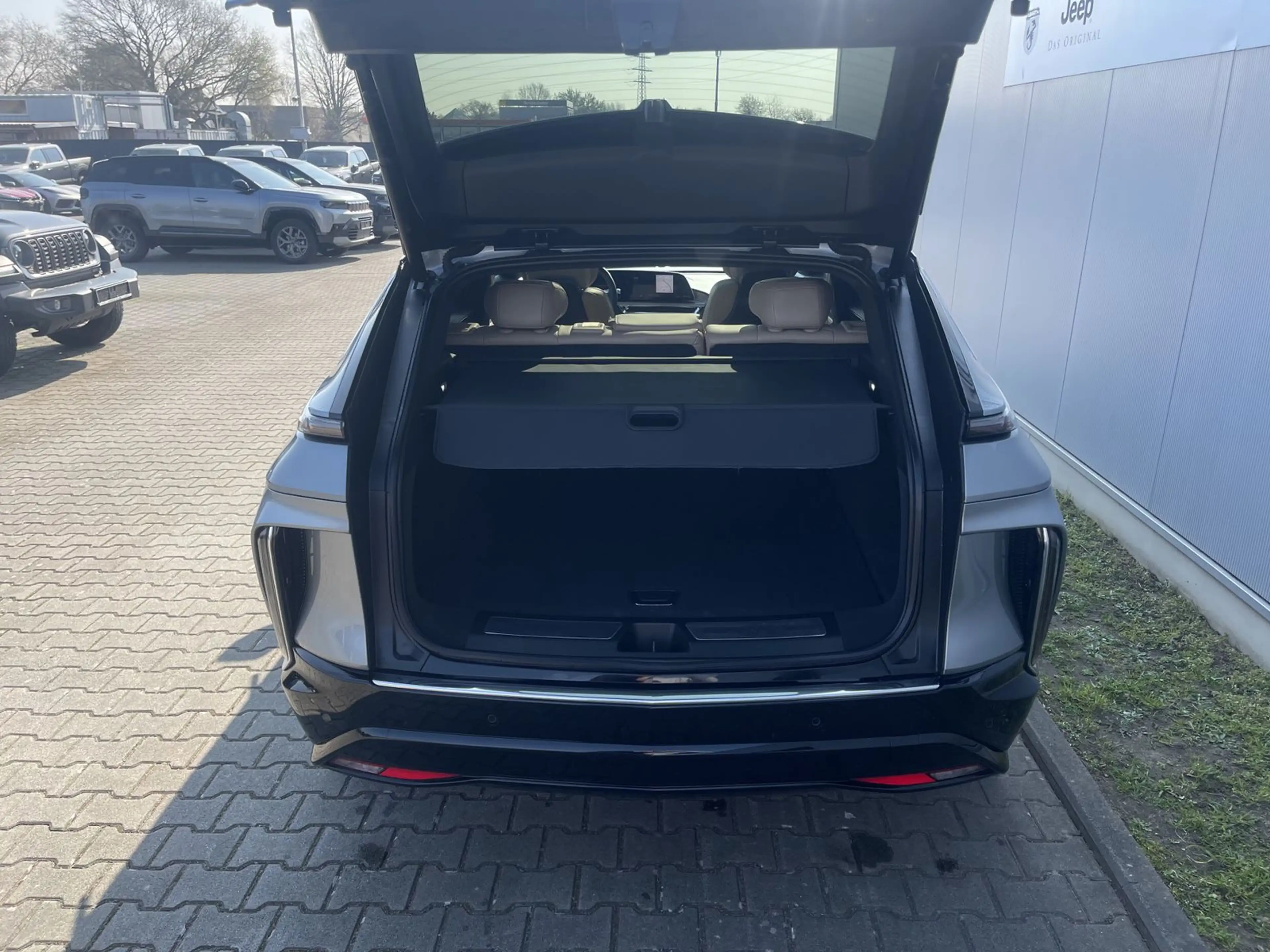 Cadillac Lyriq Luxury 600e AWD - Vollausstattung — photo 5