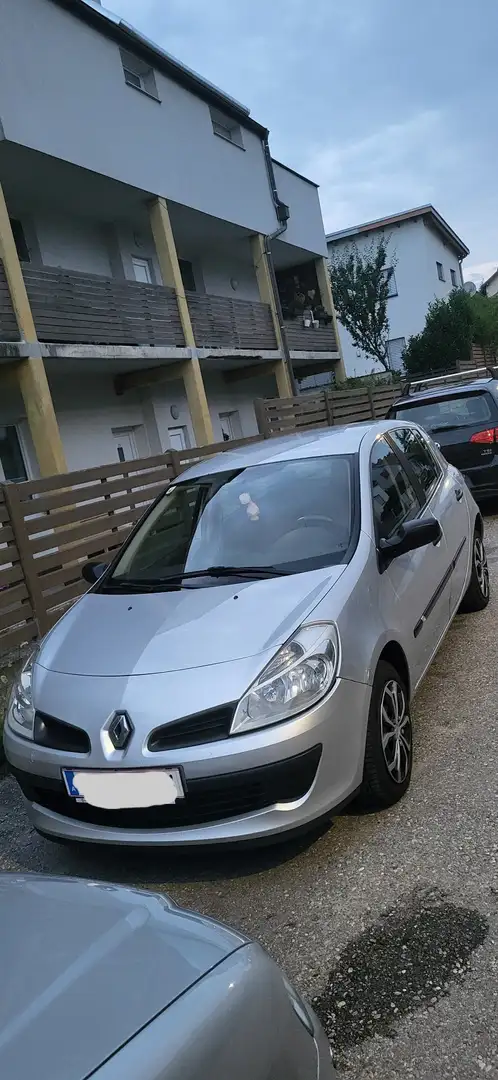 Renault Clio Authentique 1,2 16V - 1