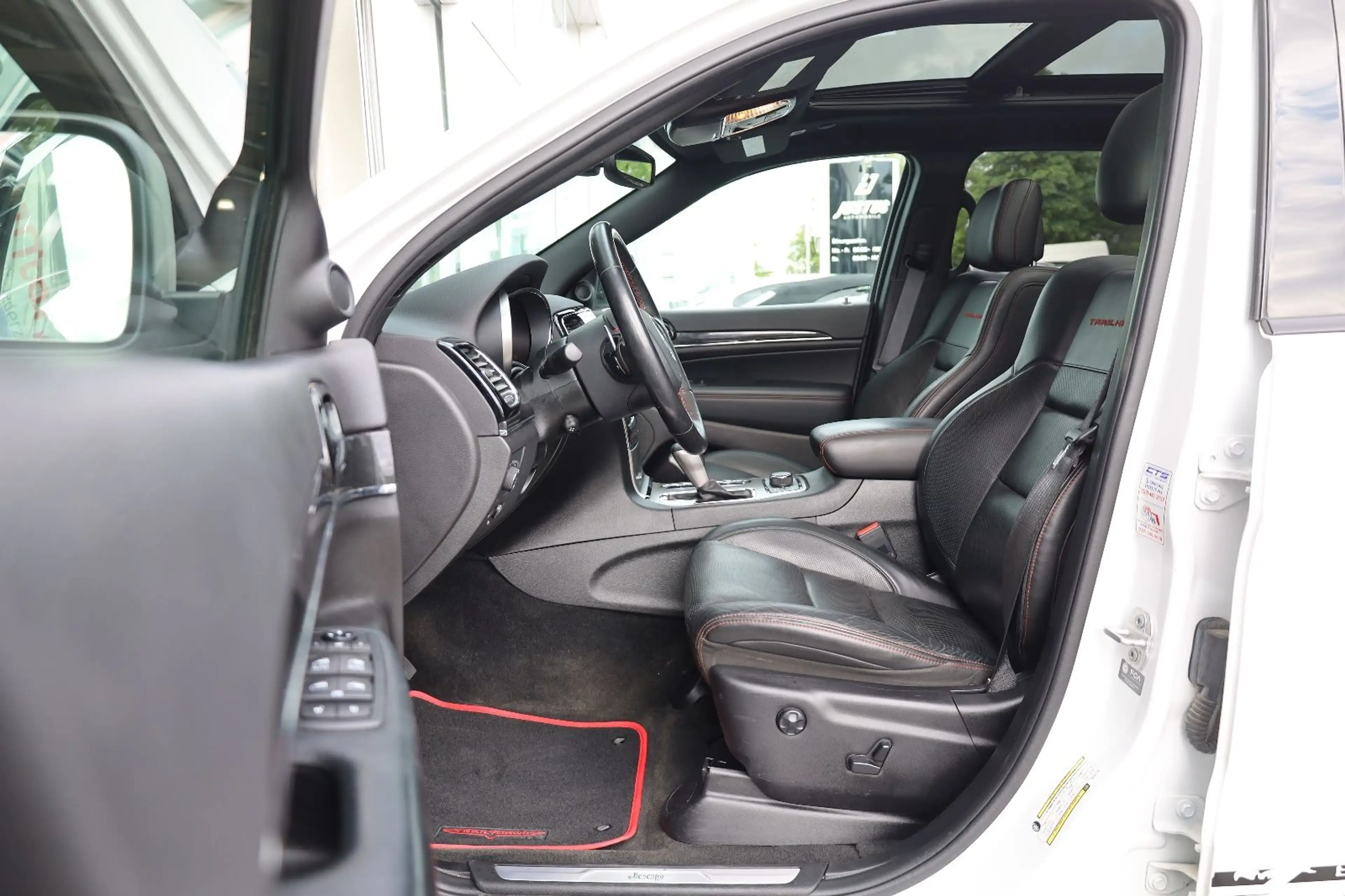 Jeep Grand Cherokee 5.7LV8 Trailhawk/BRC/ACC/PANO/R18 — photo 8