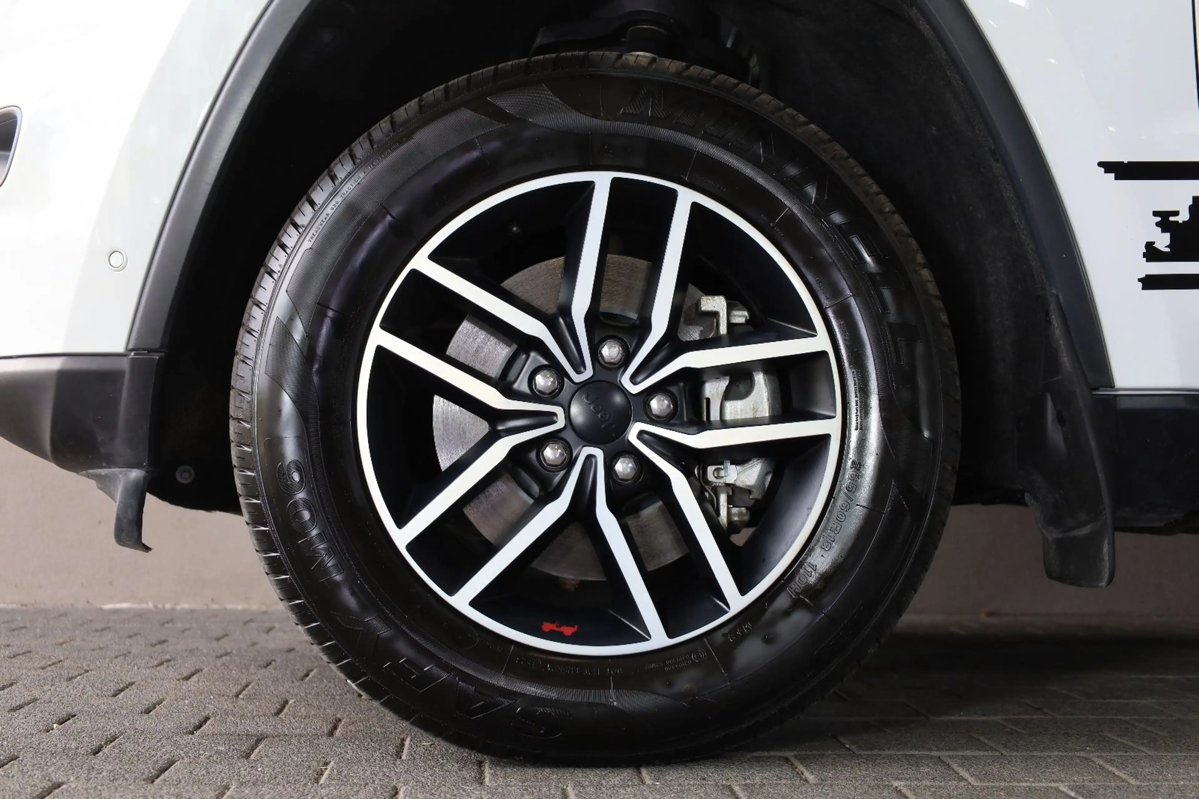 Jeep Grand Cherokee 5.7LV8 Trailhawk/BRC/ACC/PANO/R18 — photo 4