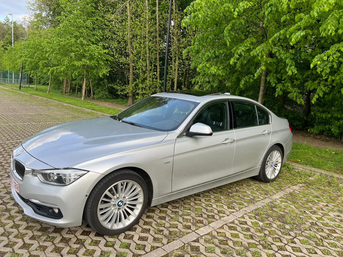 BMW 318 318i Luxury Line Toit ouvrant Grijs - 1