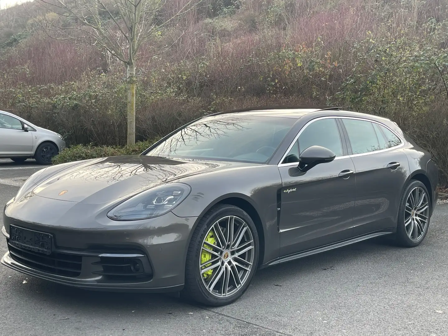 Porsche Panamera 4 E Sport Turismo PANO LÜFT CHRONO ACC 21-TURBO Grau - 1