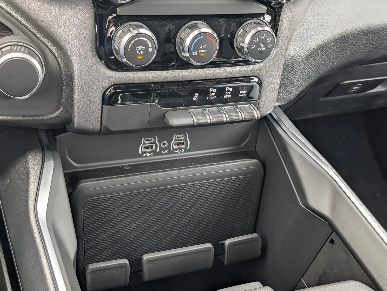 RAM 1500 снимка RAM 1500